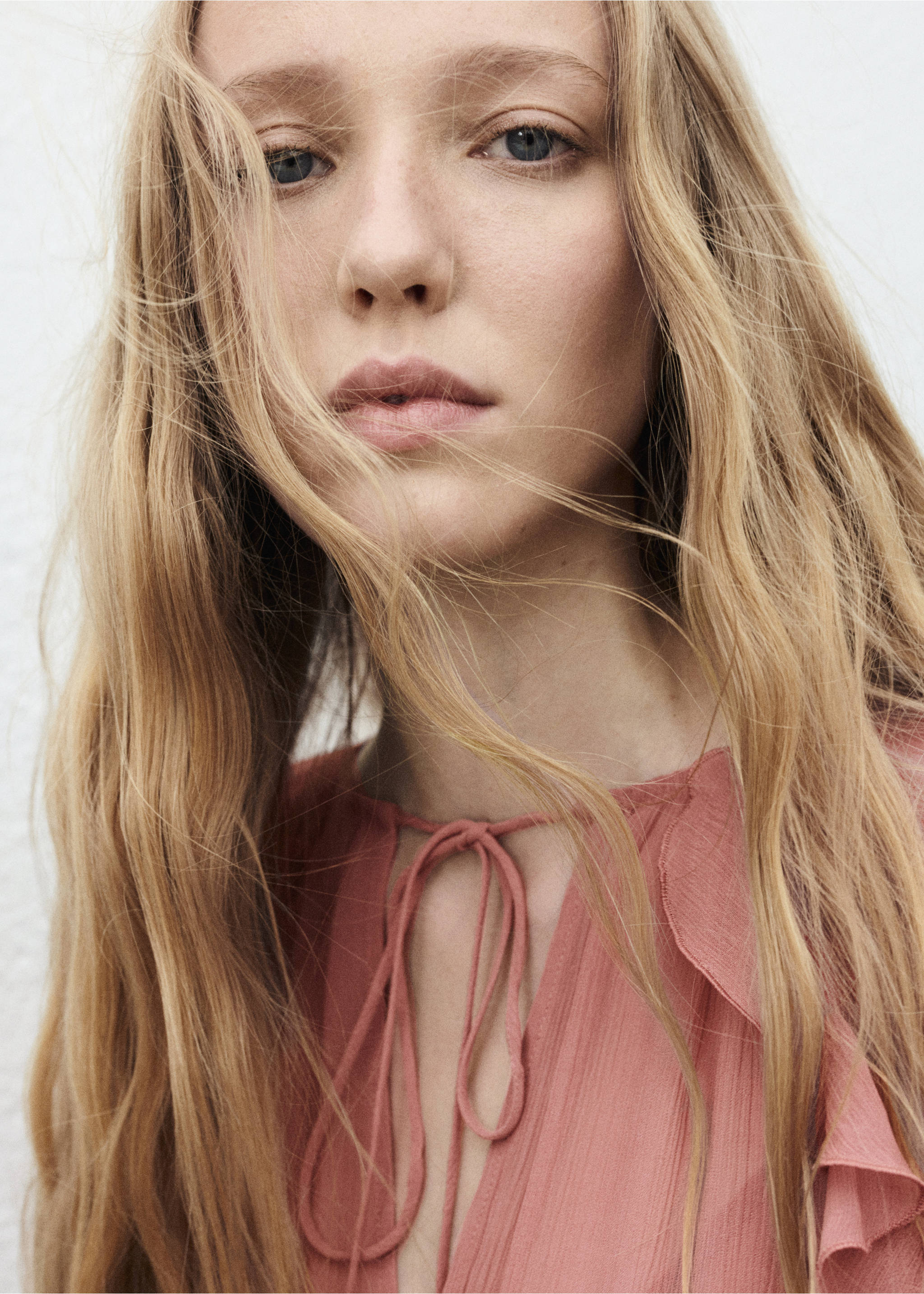 Vestido volantes manga acampanda - Detalle del artículo 1, Rosa. Ref: 17094446-00.