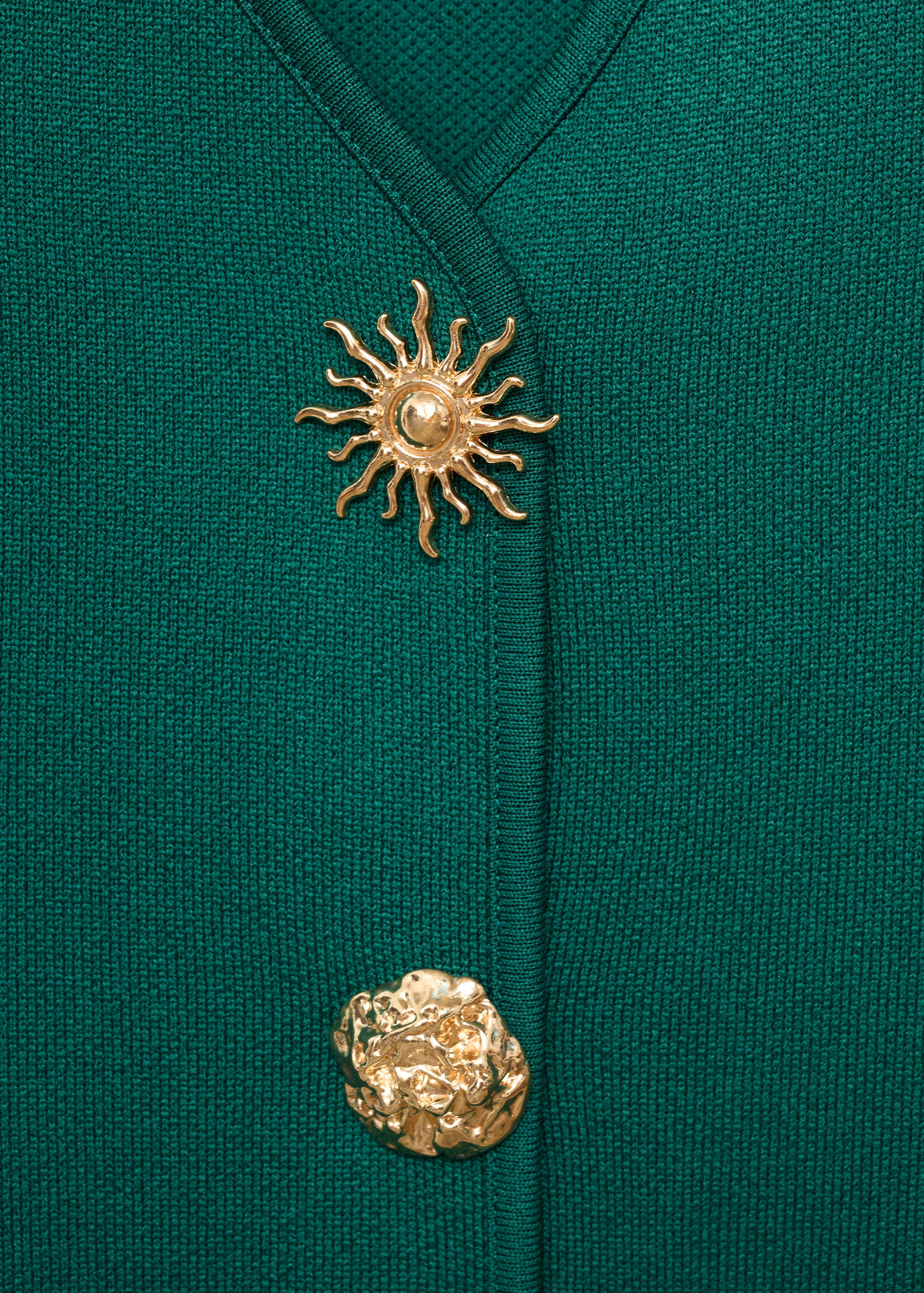 Knitted waistcoat with jewel buttons - Details of the article 8