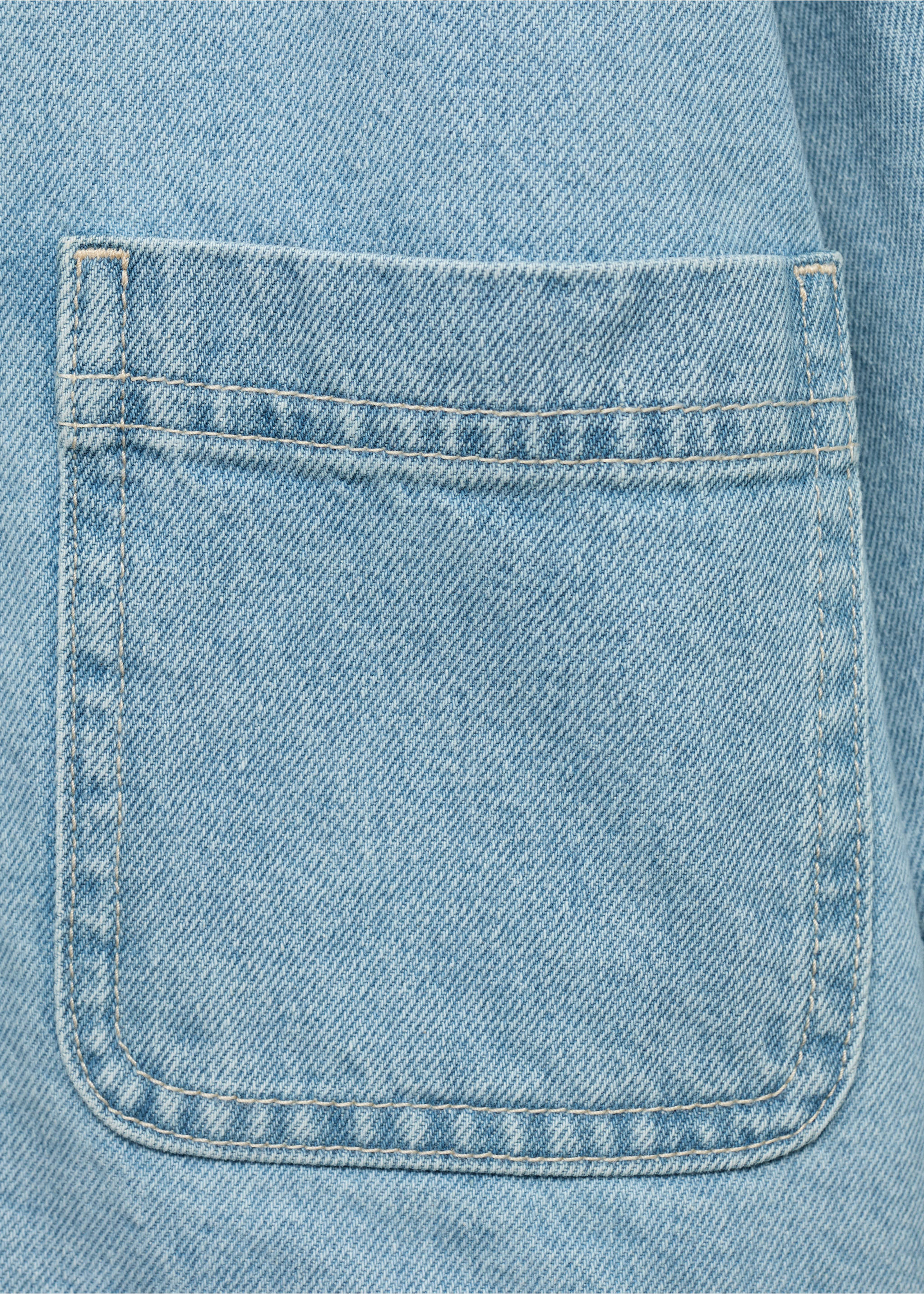Jeansjacke mit Innenfutter aus Fell - Detail des Artikels 0, Hellblau. Ref: 17094780-00.