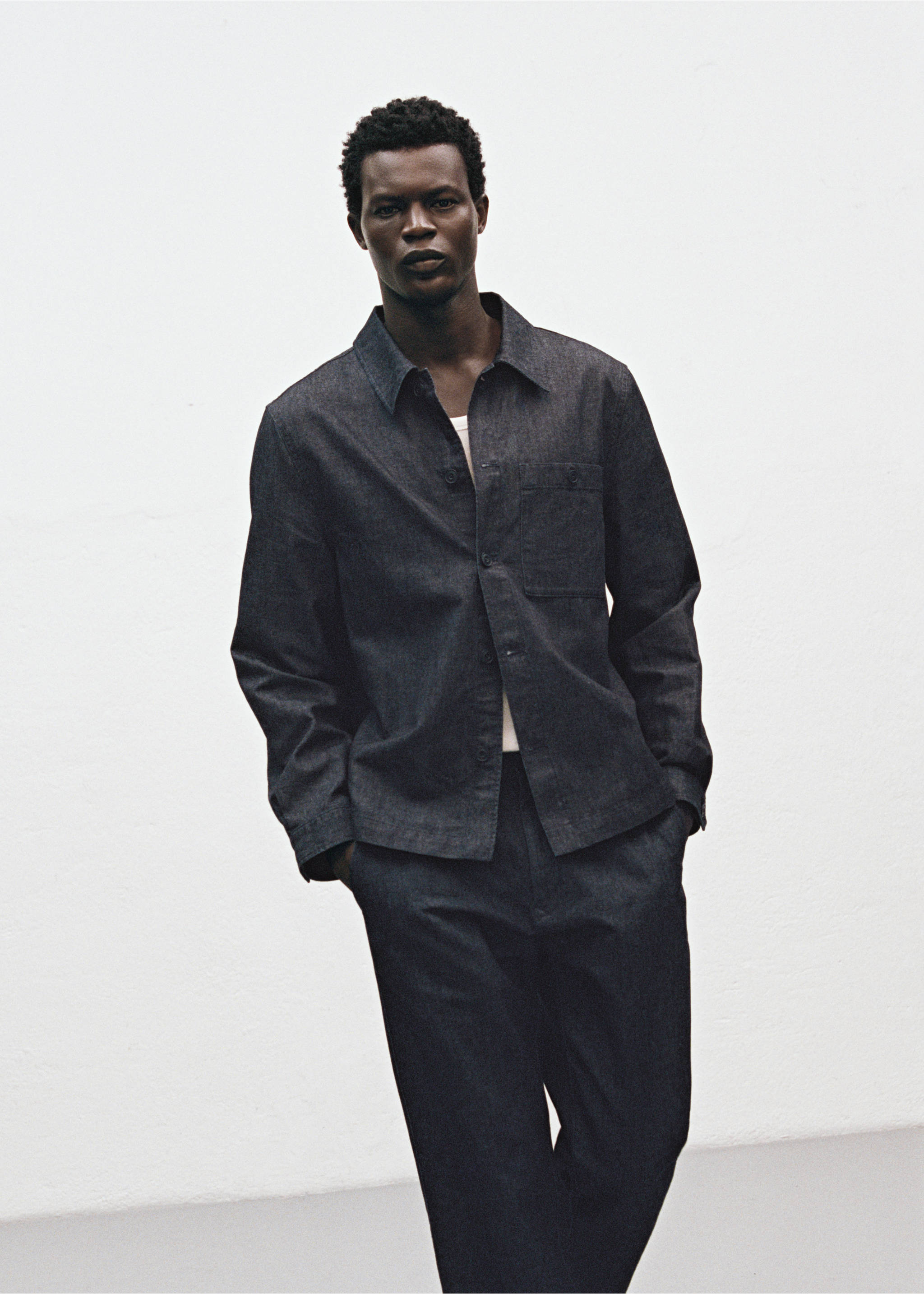Denim overshirt with pocket - Details of the article 5, Open Blue. Ref: 17095141-00.