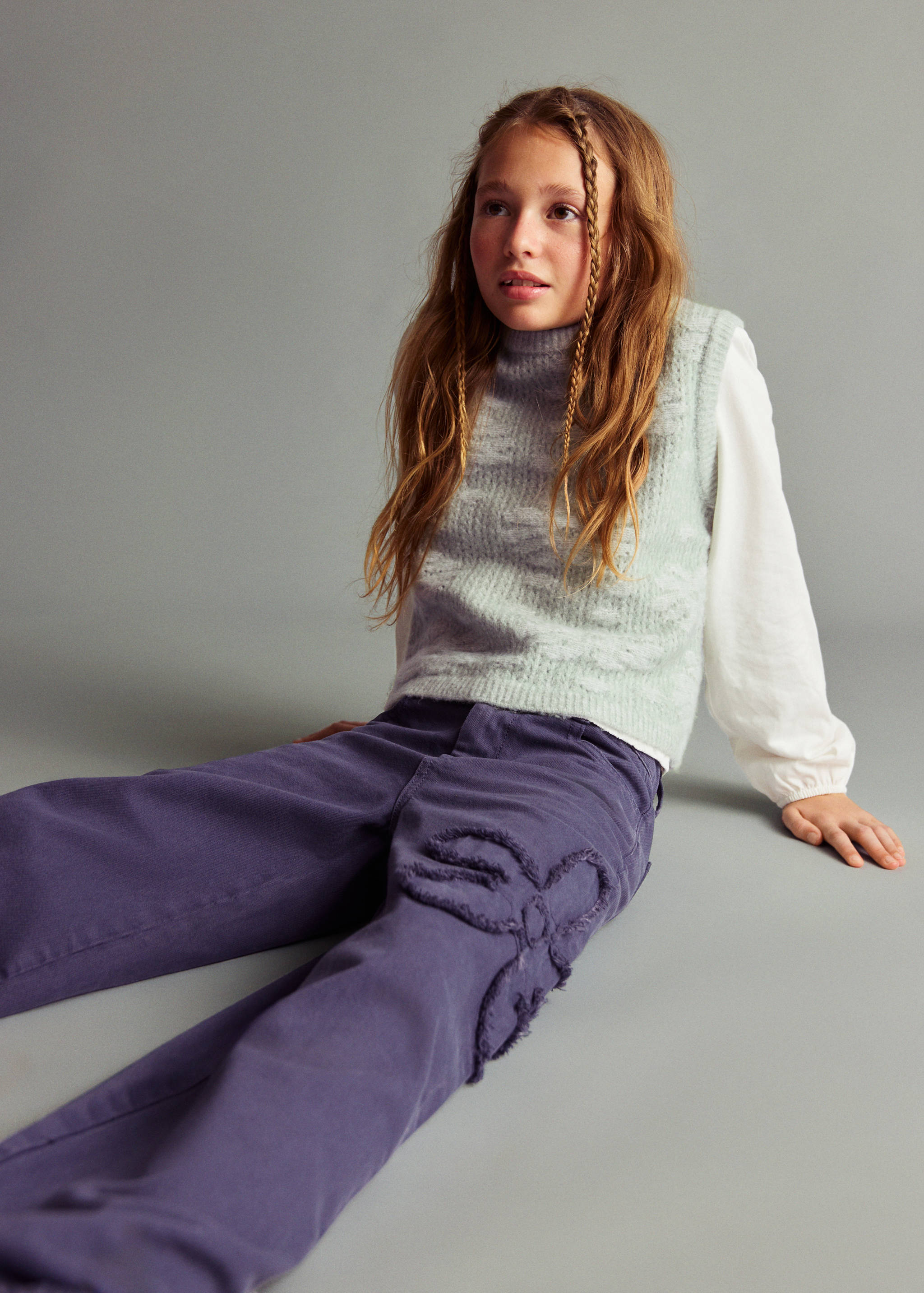 Jeans wide leg detalle flor - Plano medio