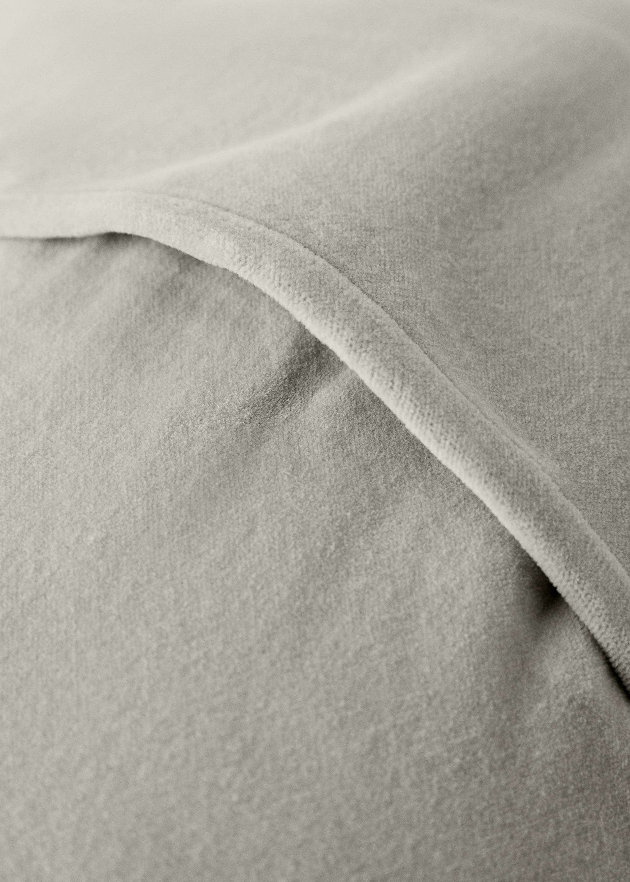 Cotton velvet garment-dyed cushion cover for children’s bed 30x40 cm - Details of the article 3