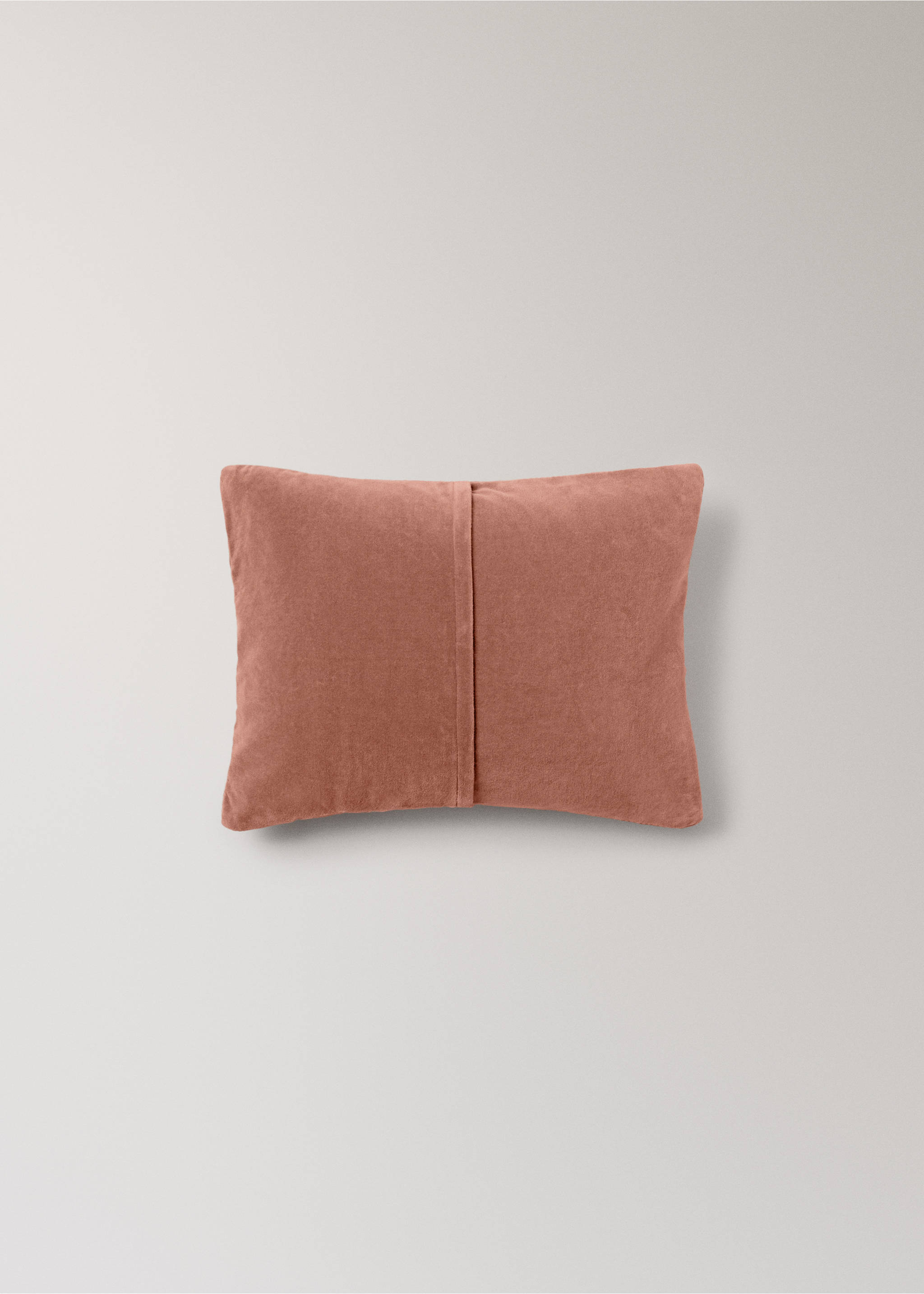 Cotton velvet garment-dyed cushion cover for children’s bed 30x40 cm - Details of the article 5, Pink. Ref: 17095163-00.
