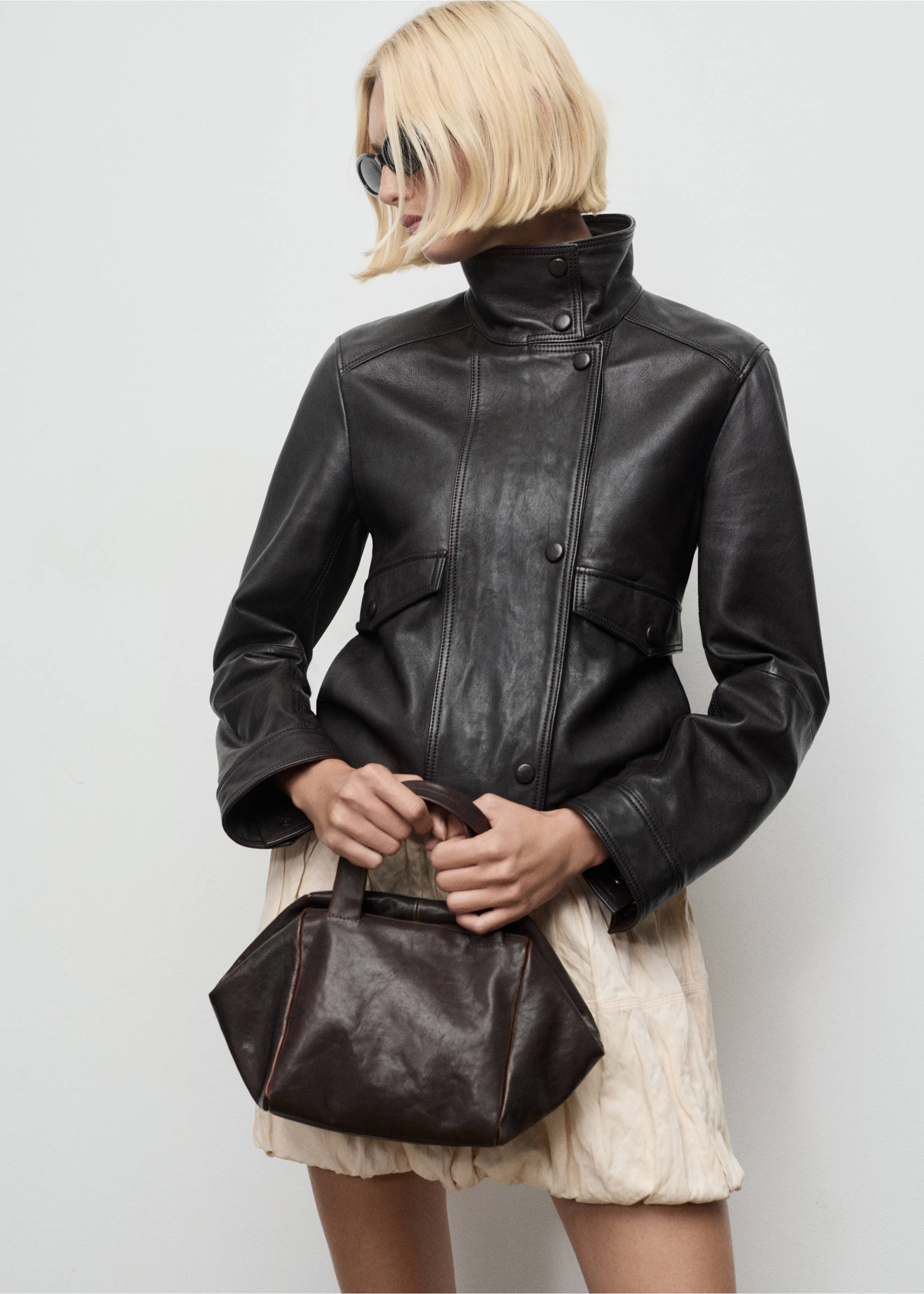 High-neck leather jacket - Details of the article 2, Brown. Ref: 17095786-00.