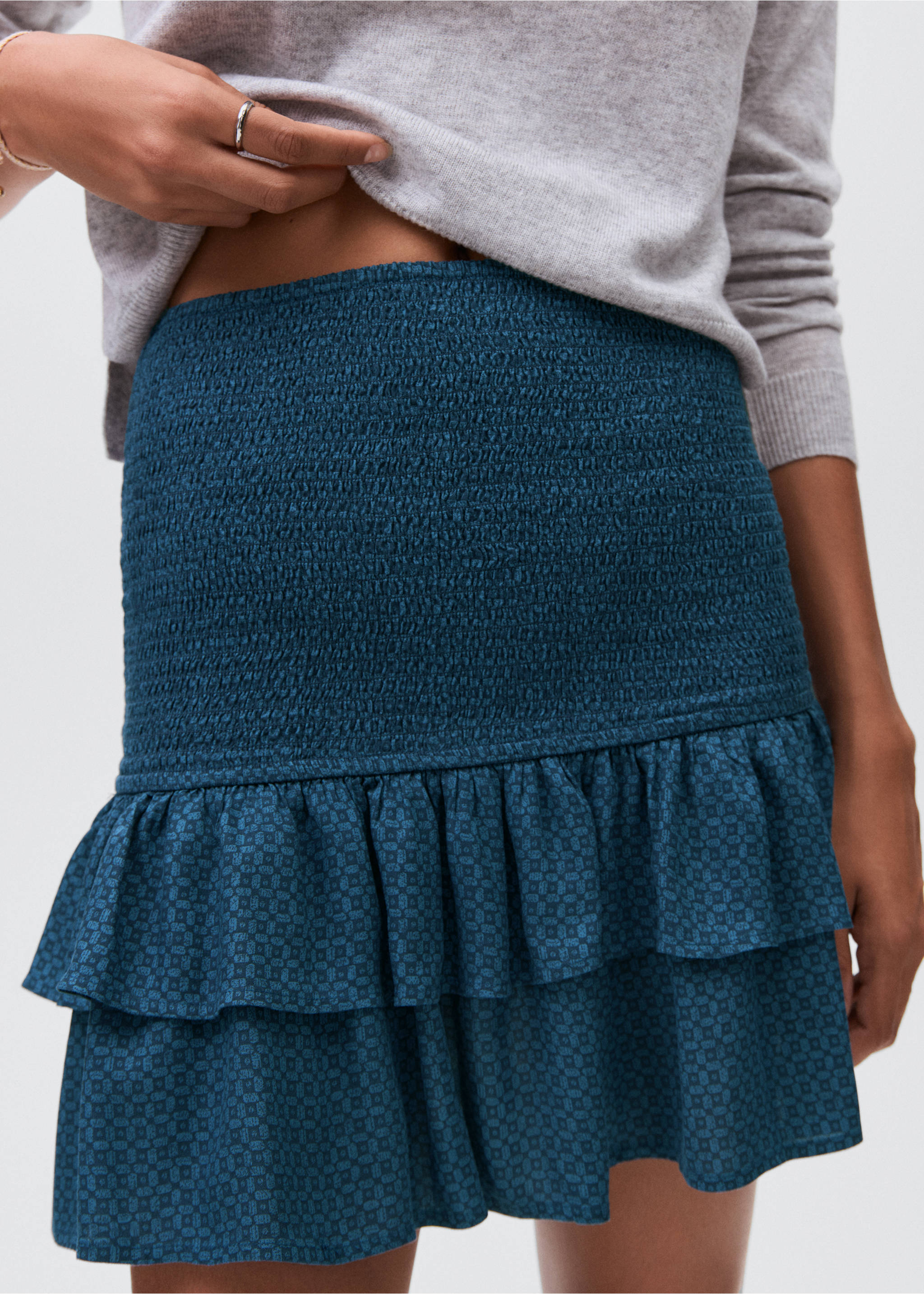 Gathered skirt with ruffles - Details of the article 6, Navy. Ref: 17095790-00.