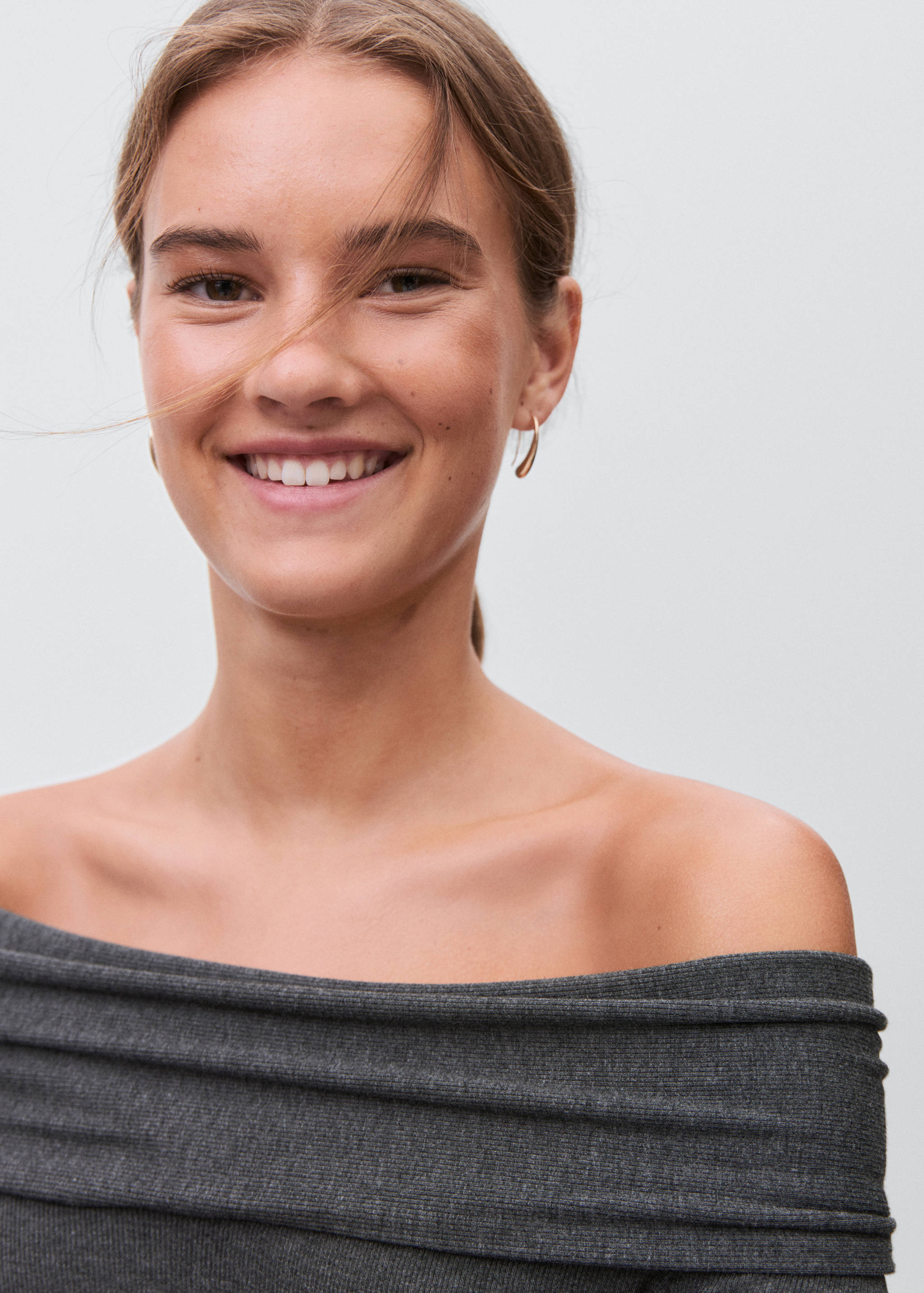 Off shoulder-klänning - Detaljer om artikeln 1