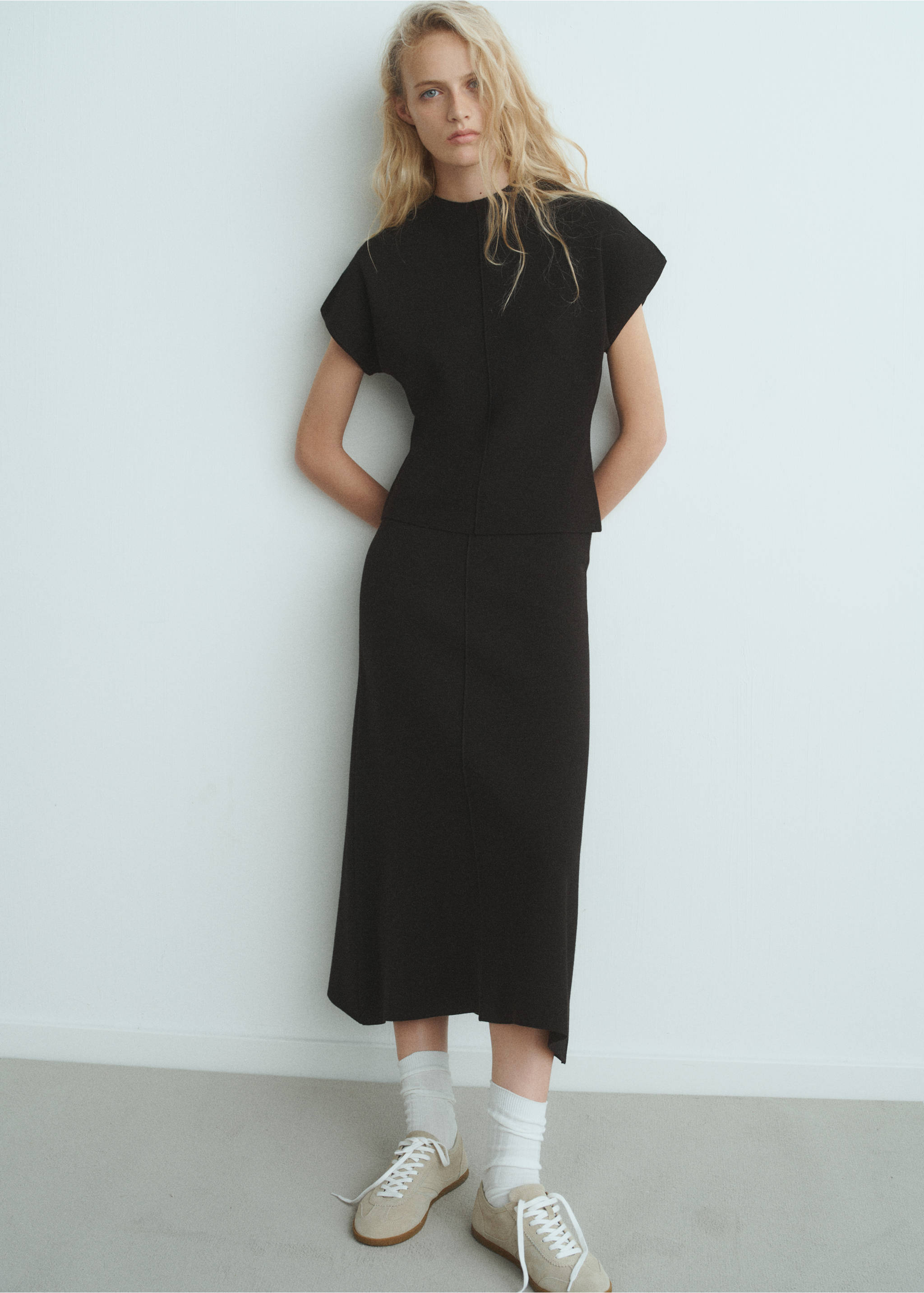 Flared knitted skirt - General plane, Black. Ref: 17095811-00.