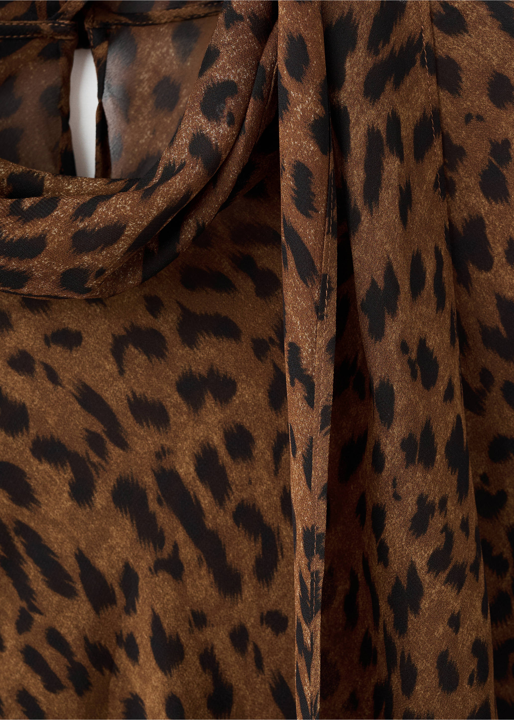 Leopard-print blouse with scarf - Details of the article 8, Black. Ref: 17095813-00.