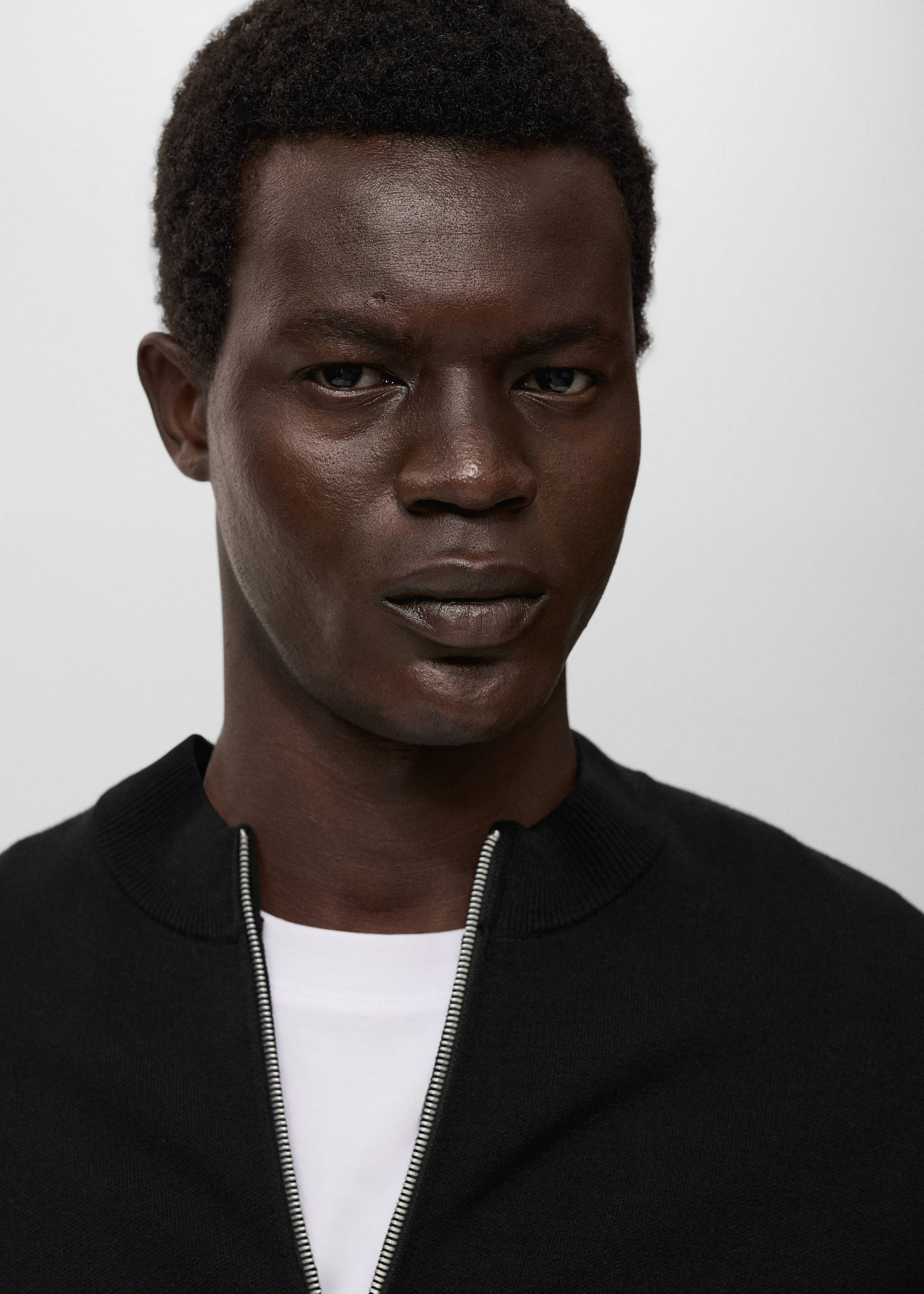 Zipped knit cardigan - Details of the article 1, Black. Ref: 17095970-00.