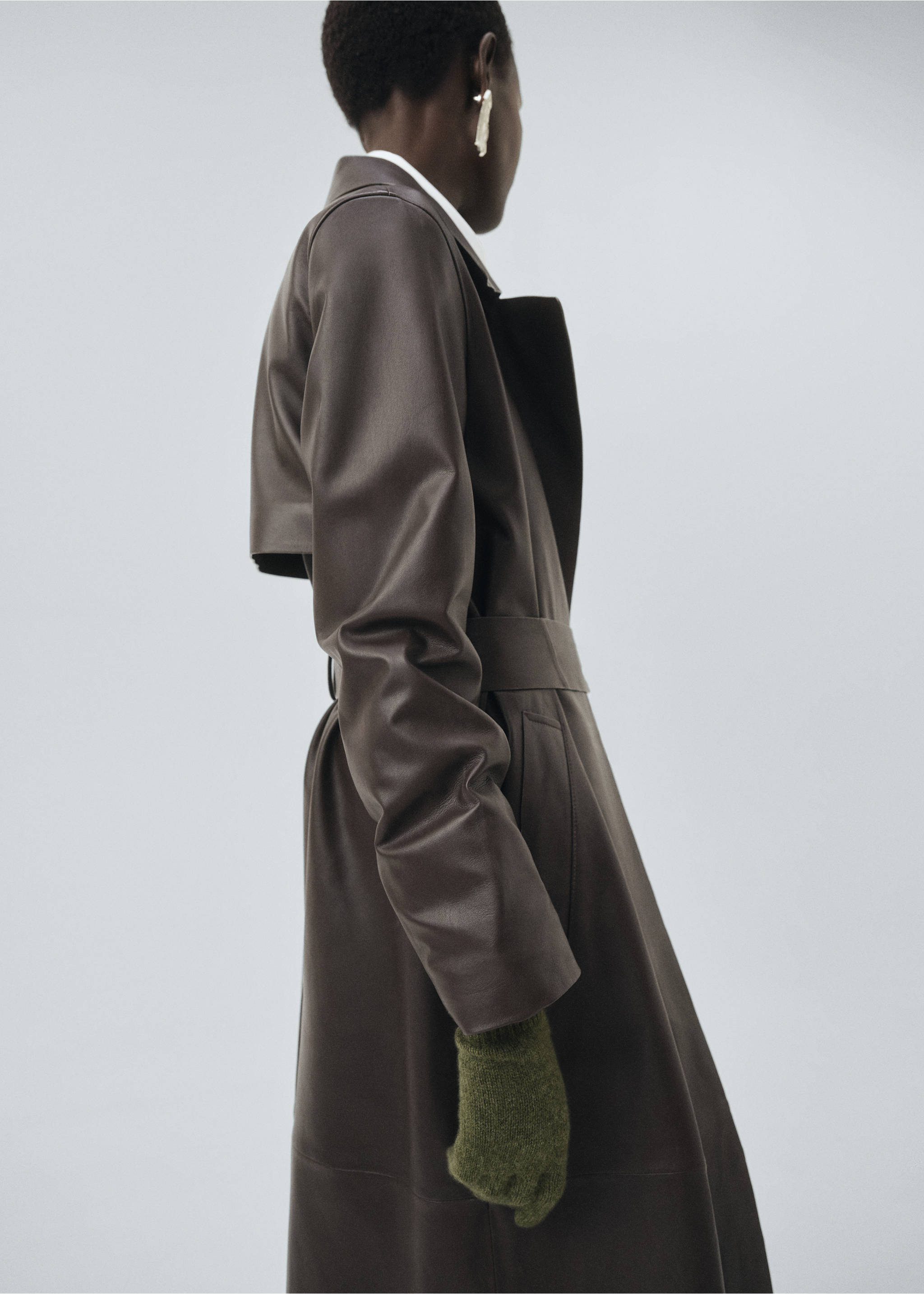 100% Cashmere gloves - Details of the article 9, Medium Green. Ref: 17095975-00.