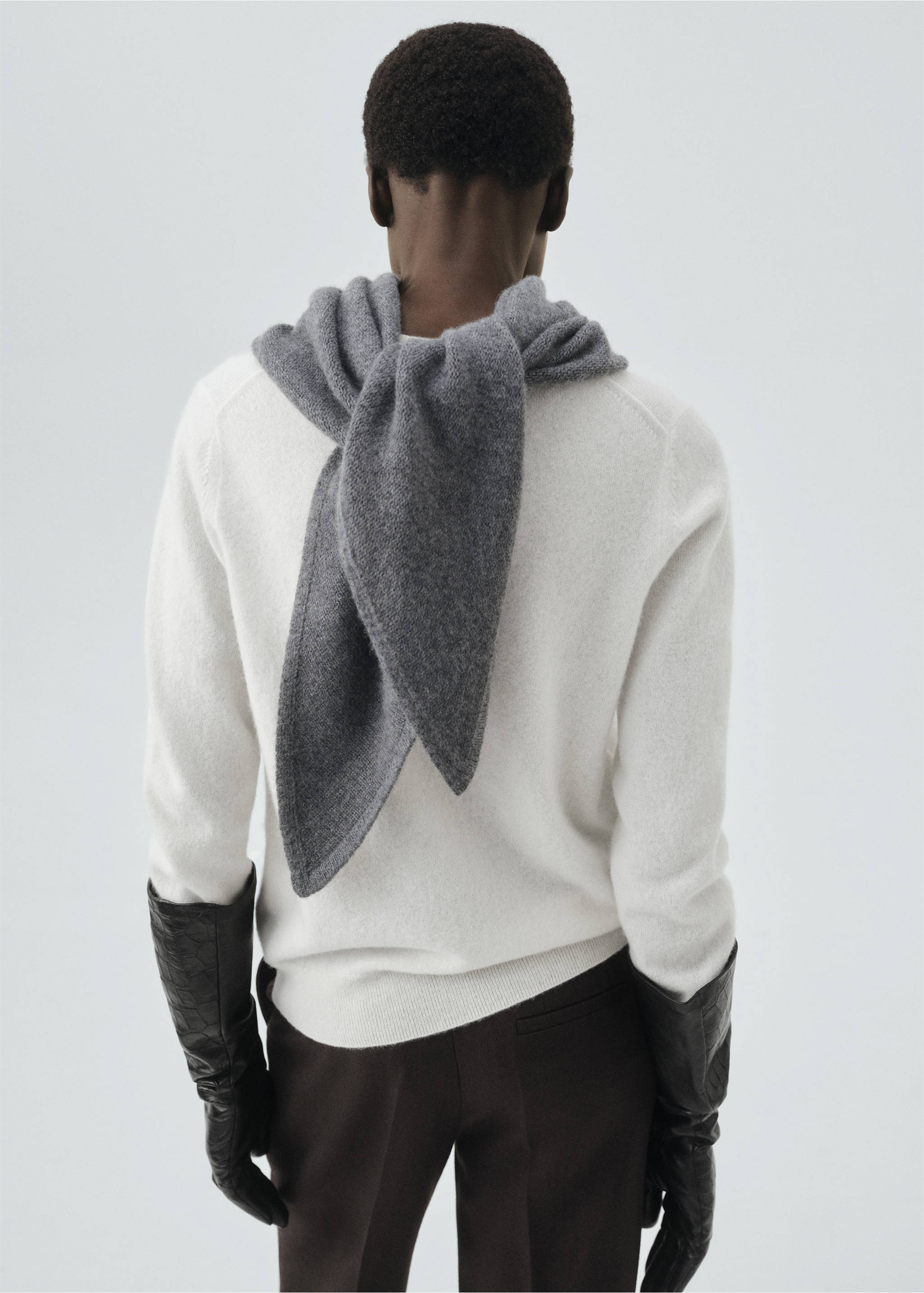 Cashmere-blend knitted shawl - General plane, Dark Heather Grey. Ref: 17095983-00.