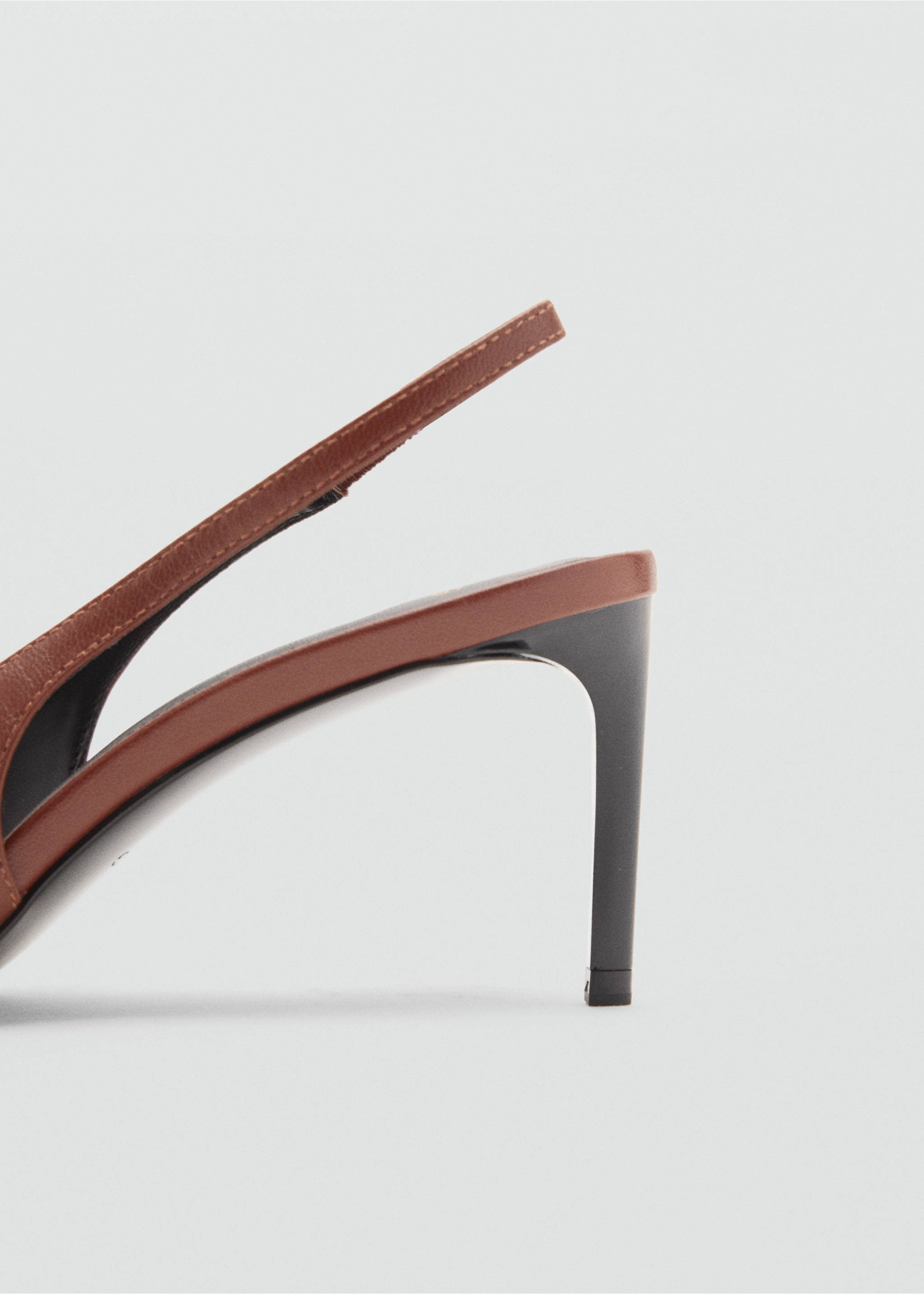 Leather heeled shoes with ring - Details of the article 1, Cognac. Ref: 17095989-00.