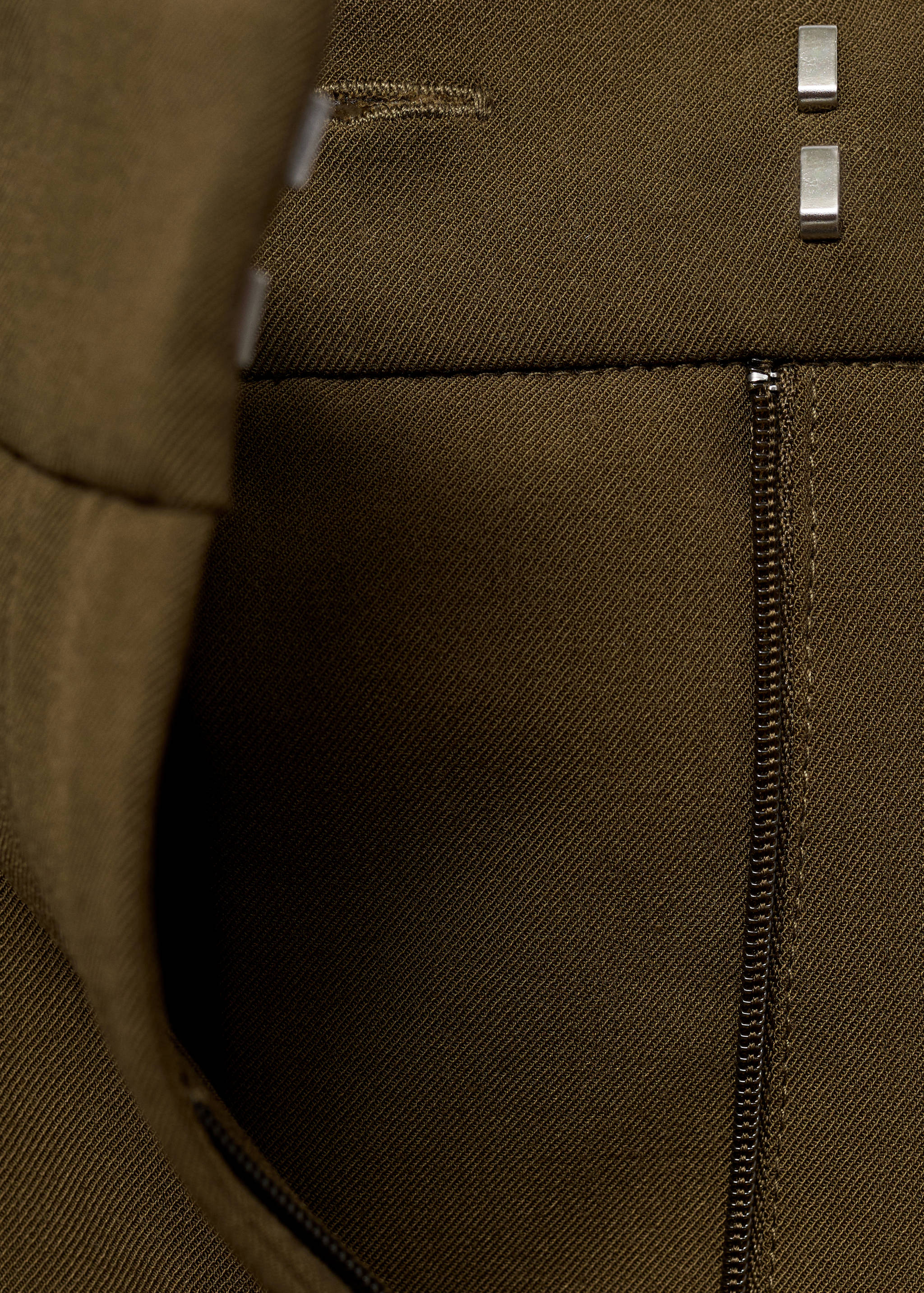 Wide leg mid-rise pleated trousers - Details of the article 8