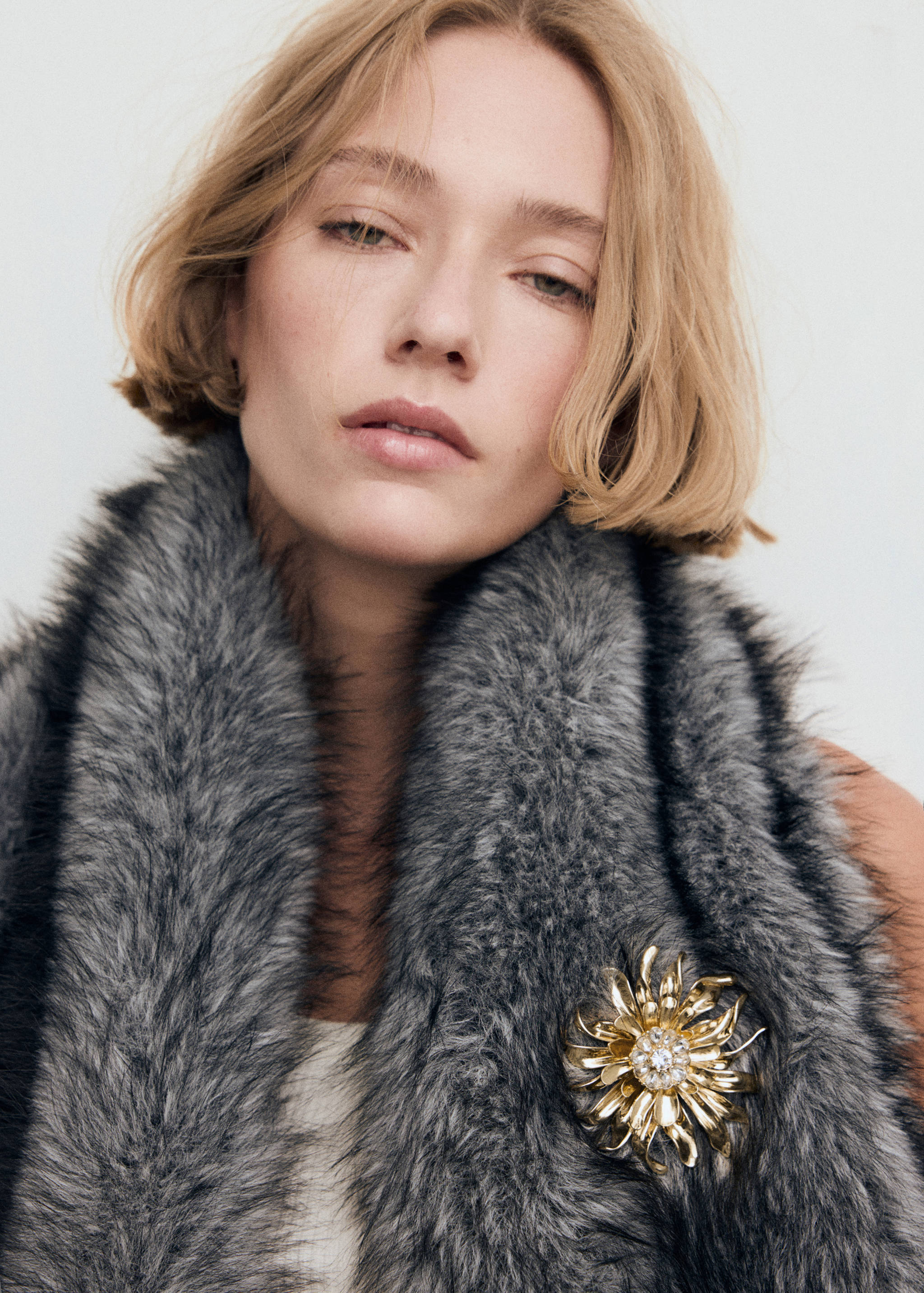 Metallbrosche Blume - Allgemeine Ansicht