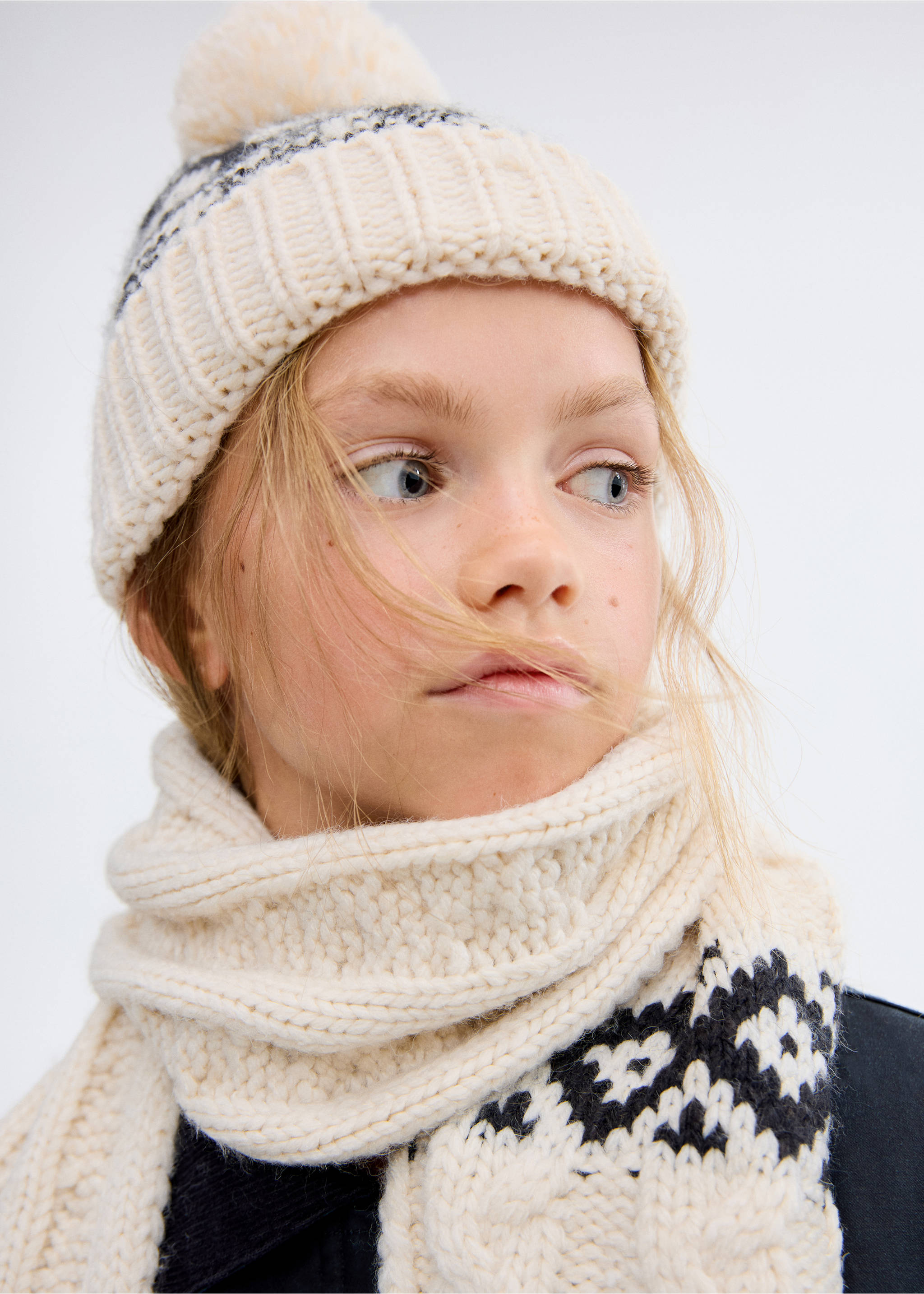 Knitted bobble hat - General plane, Ecru. Ref: 17096344-00.