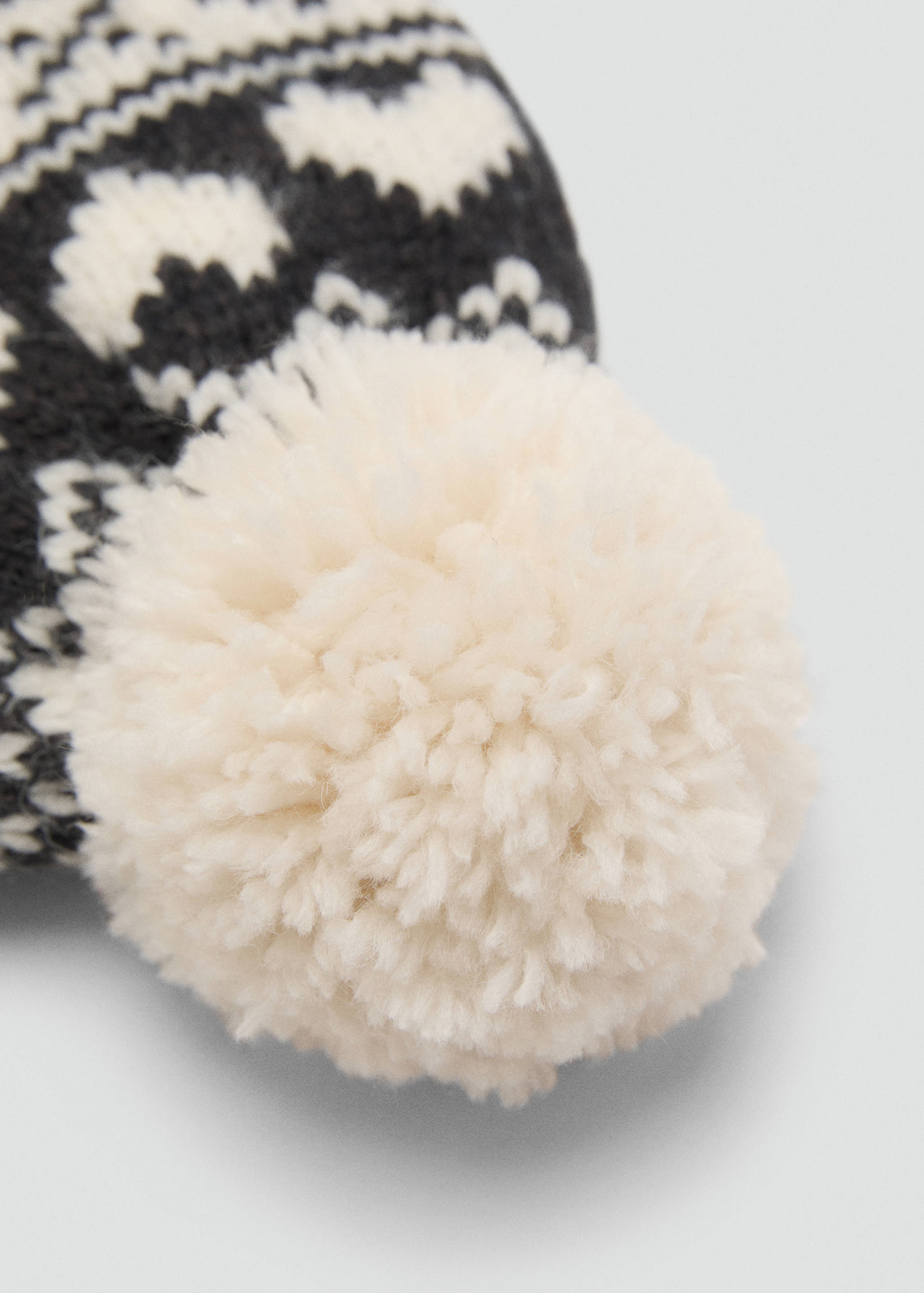 Knitted bobble hat - Details of the article 1