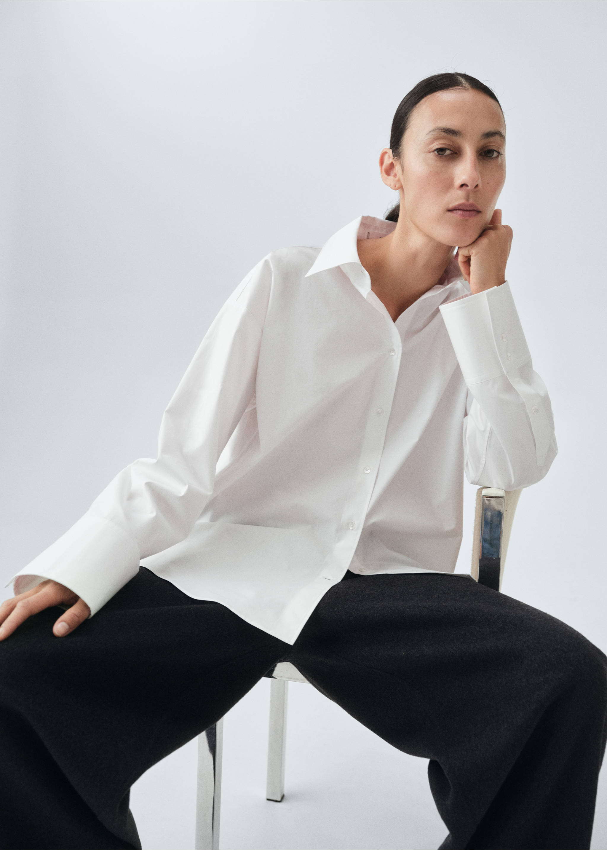Oversize poplin shirt - Details of the article 2, White. Ref: 17096359-00.