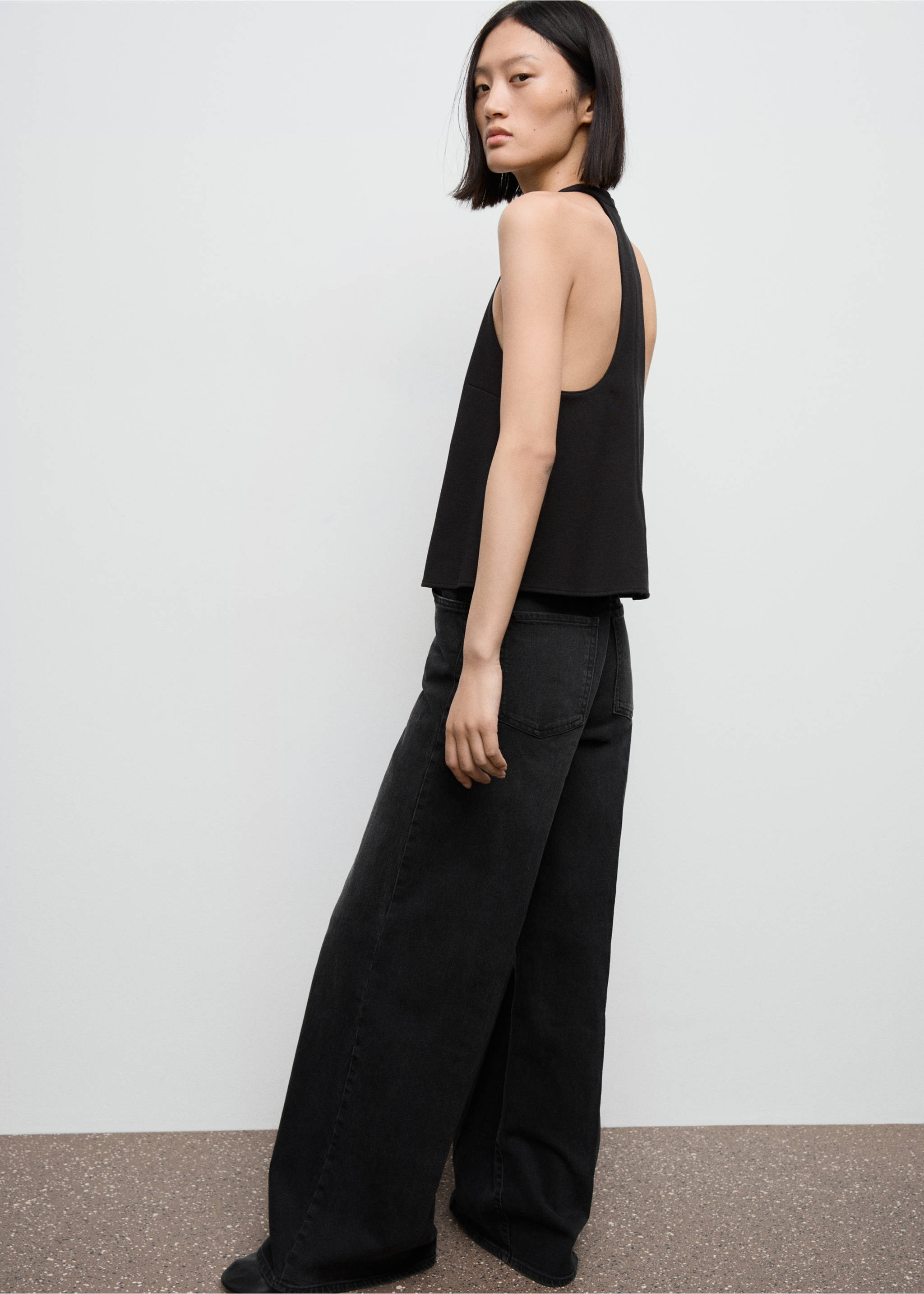 Halter top with low-cut back - Details of the article 2, Black. Ref: 17096730-00.