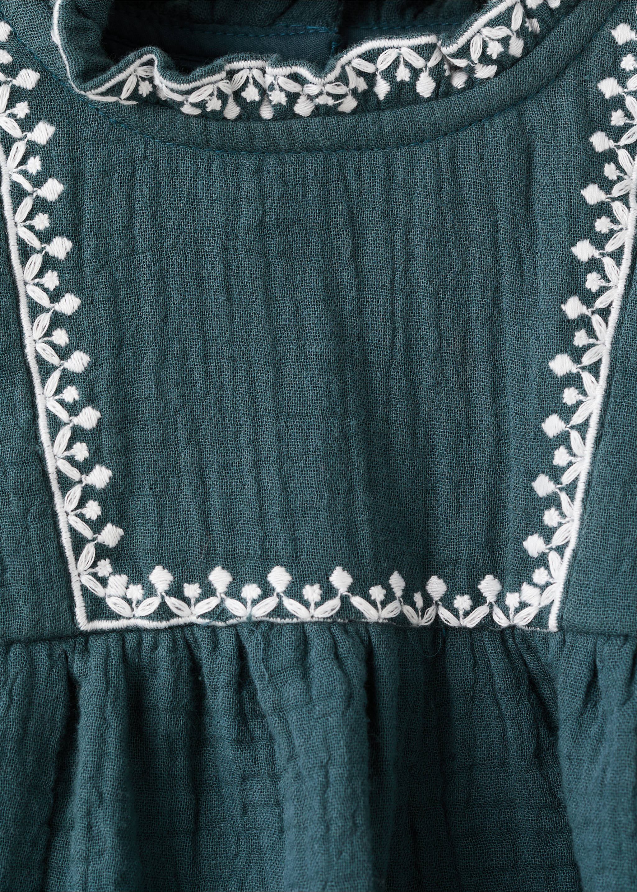 Dress and frog with embroidered details - Details of the article 8, Dark Green. Ref: 17096737-00.