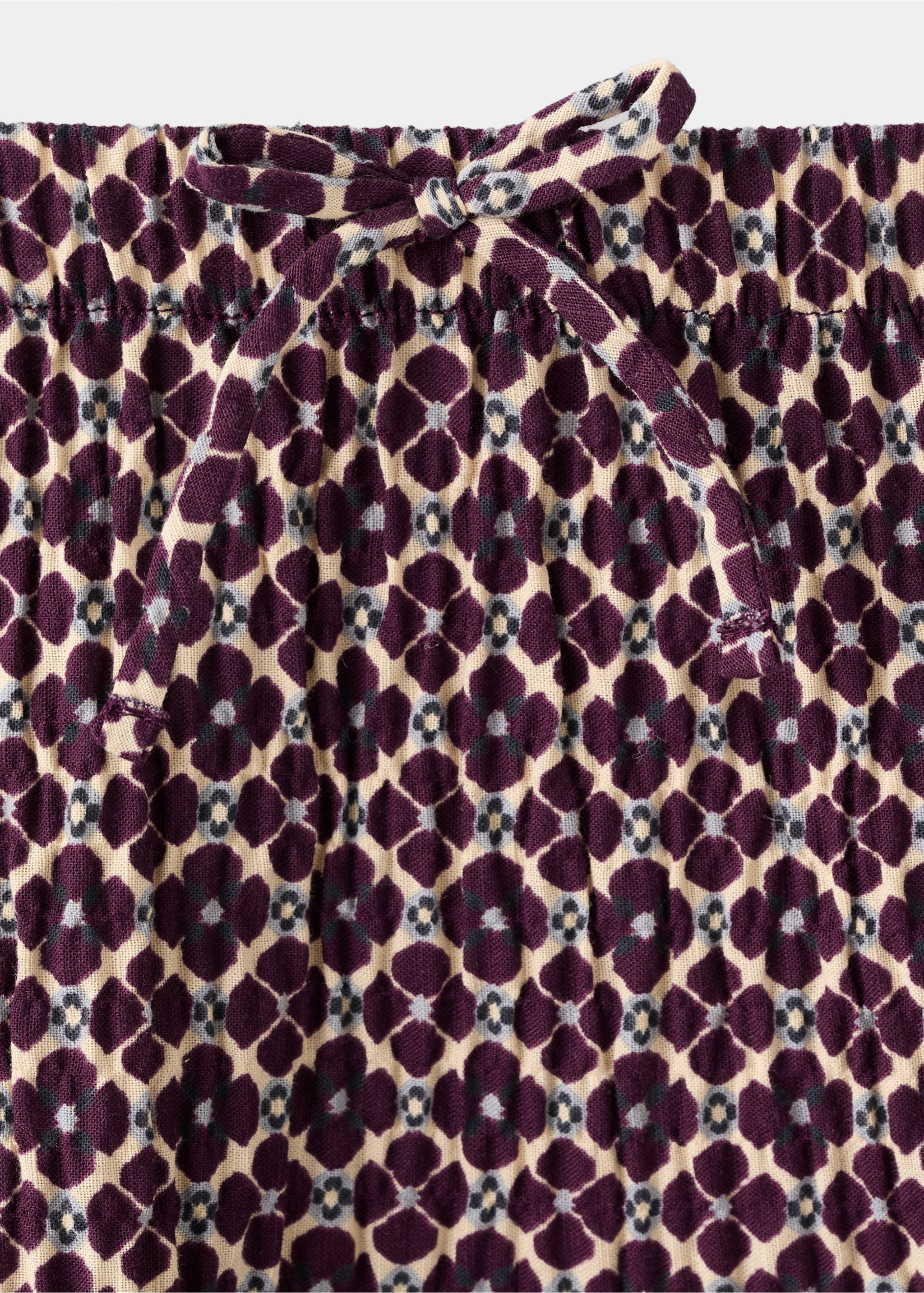 Ruffled short skirt - Details of the article 8, Burgundy. Ref: 17096738-00.