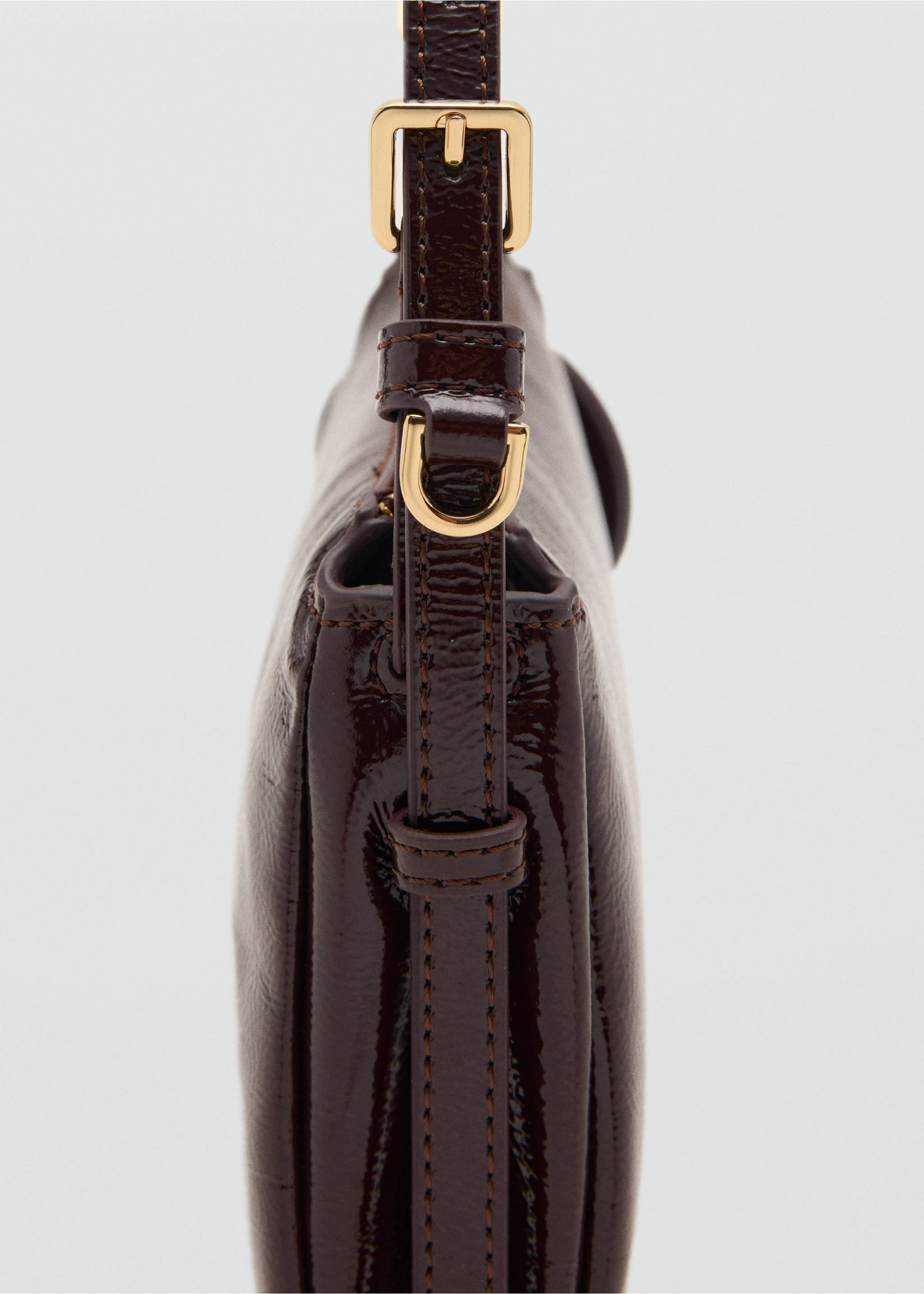 Shiny shoulder bag - Details of the article 1, Burgundy. Ref: 17096739-00.