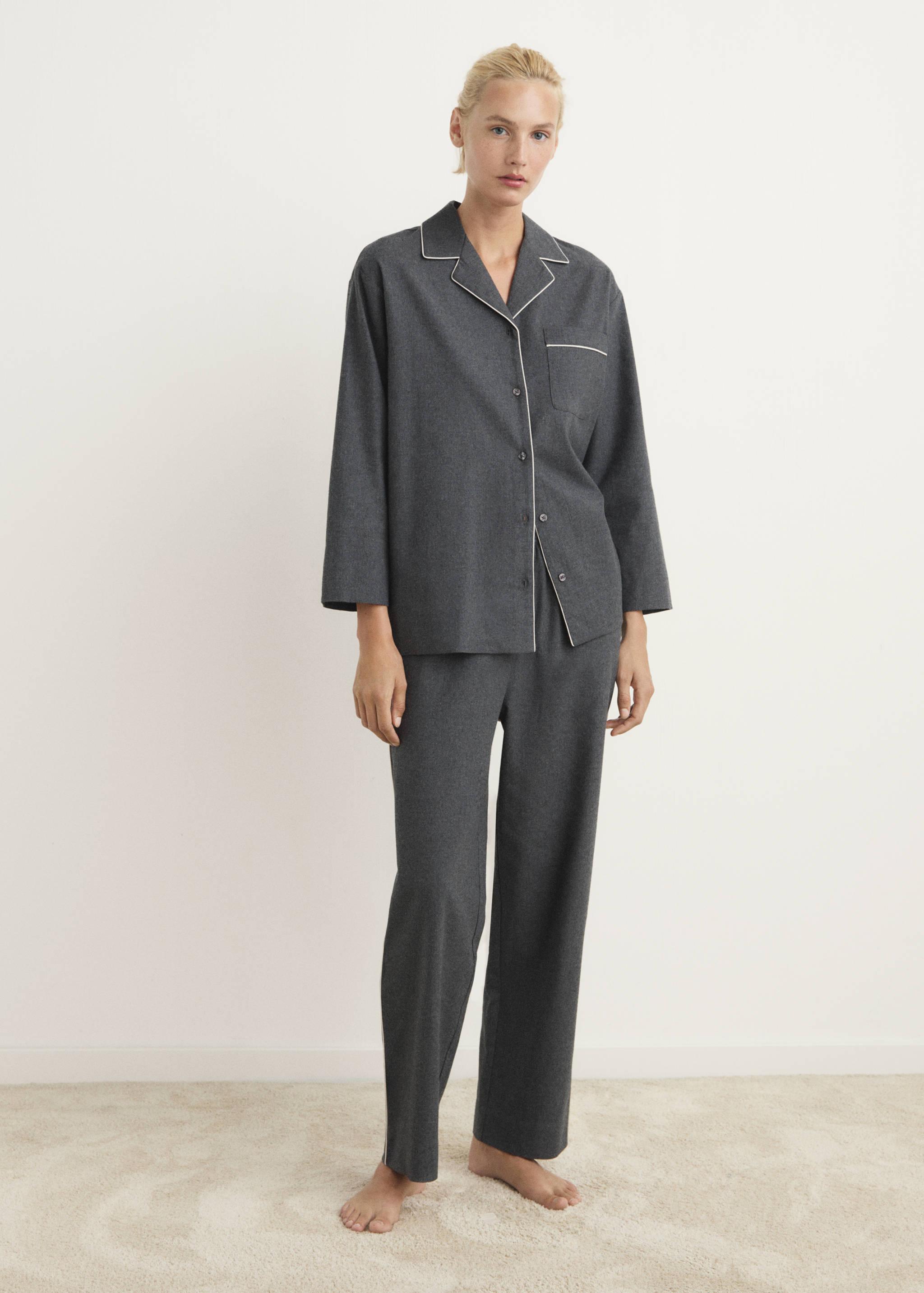 Flanellhemd aus Baumwolle mit kontrastierendem Piping. - Allgemeine Ansicht