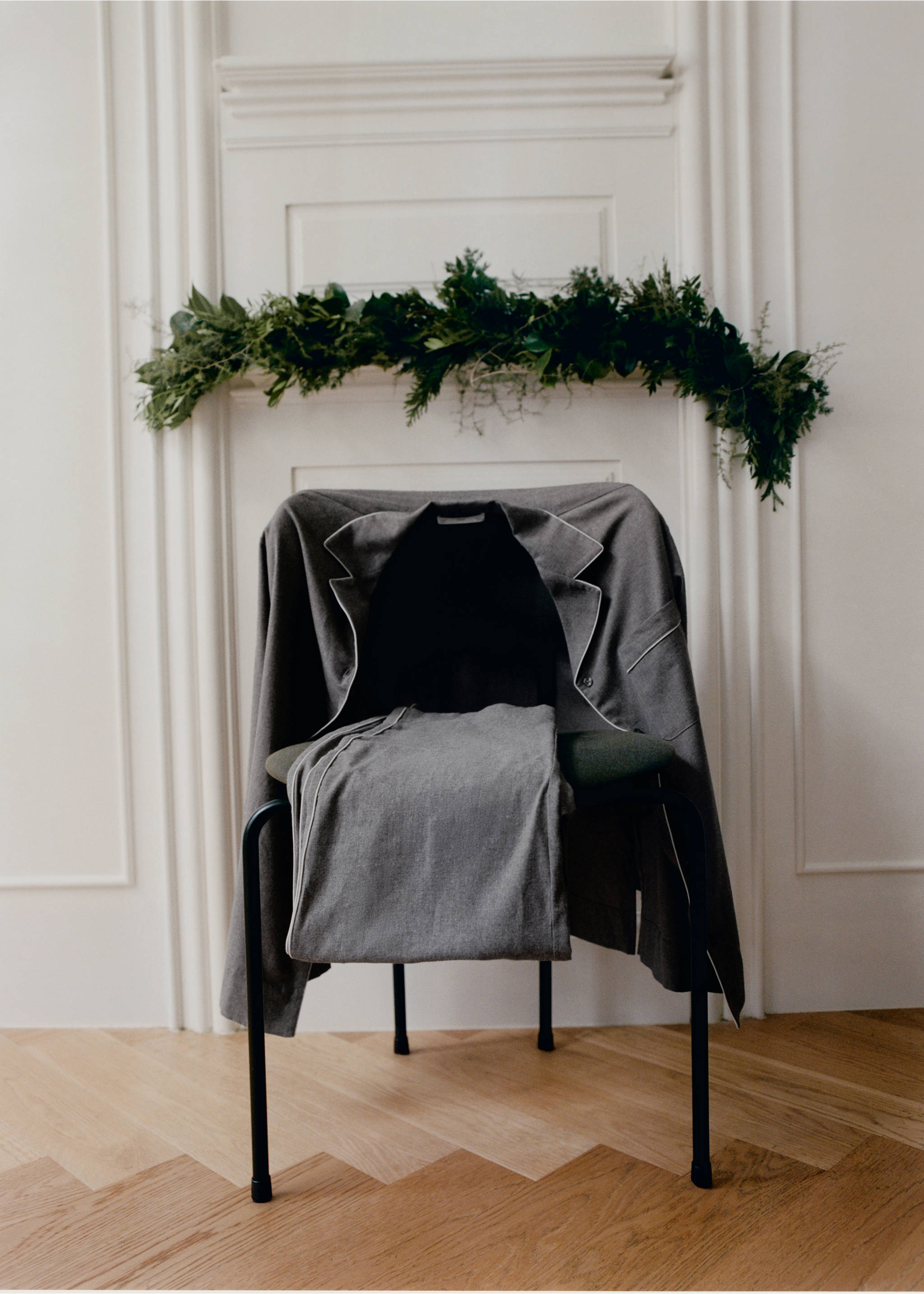 Cotton flannel shirt with contrasting piping - Details of the article 3, Charcoal. Ref: 17097127-00.