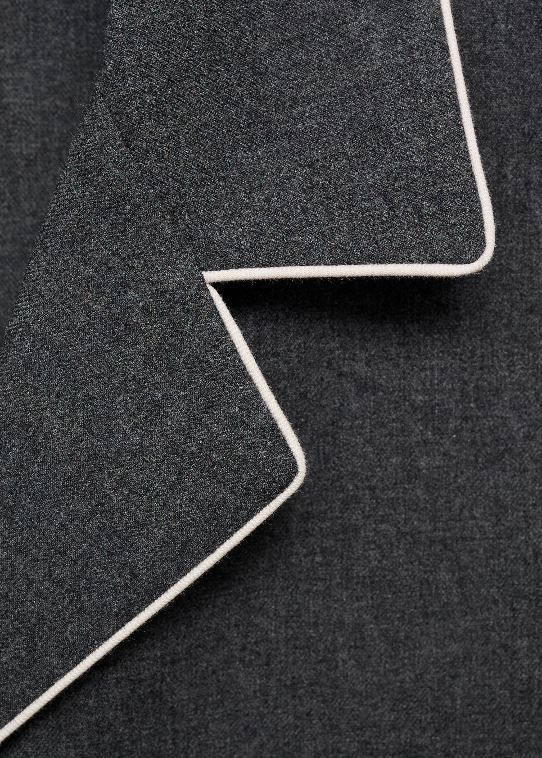 Flanellhemd aus Baumwolle mit kontrastierendem Piping. - Detail des Artikels 8