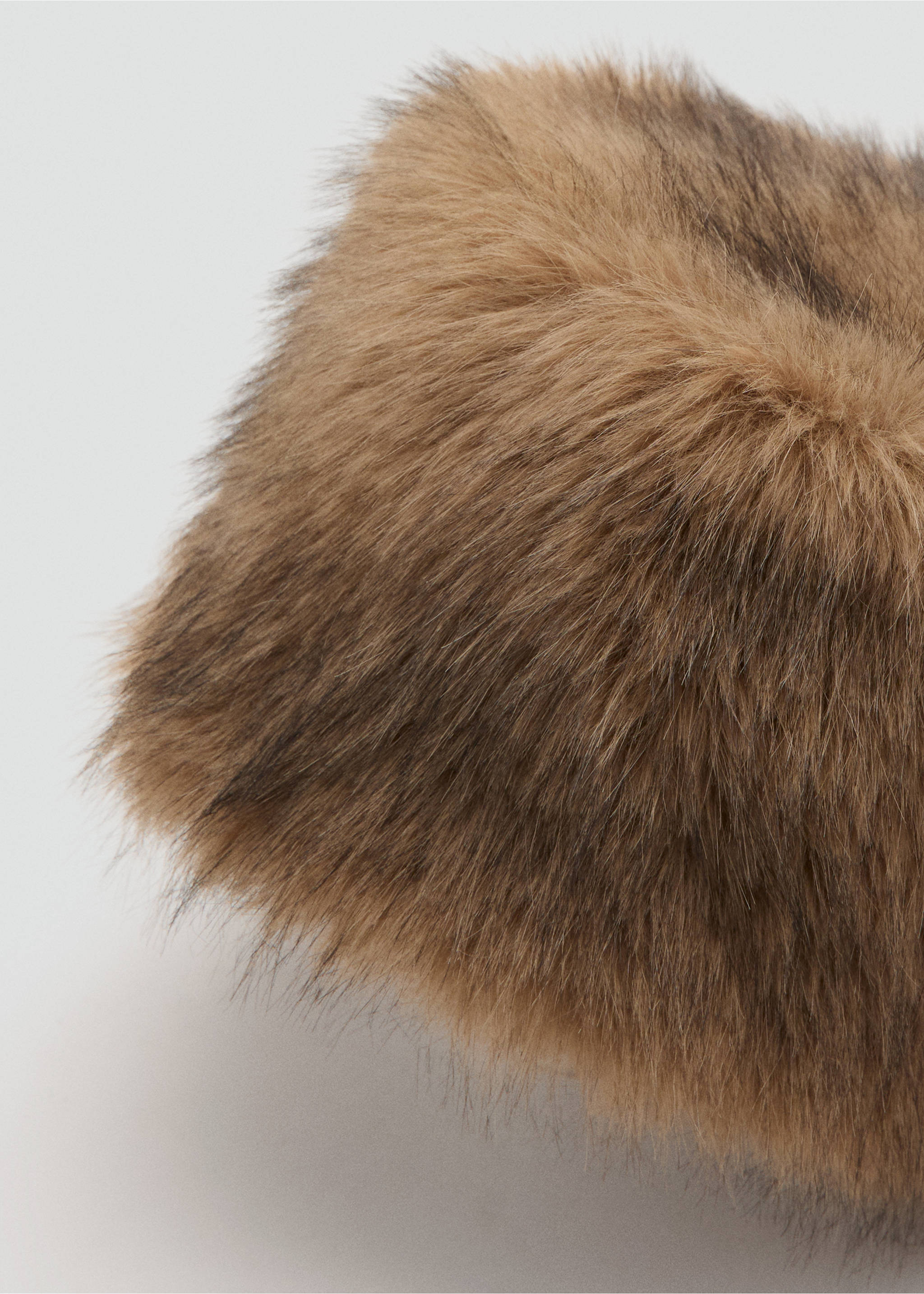 Faux-fur beanie - Medium plane, Medium Brown. Ref: 17097767-00.