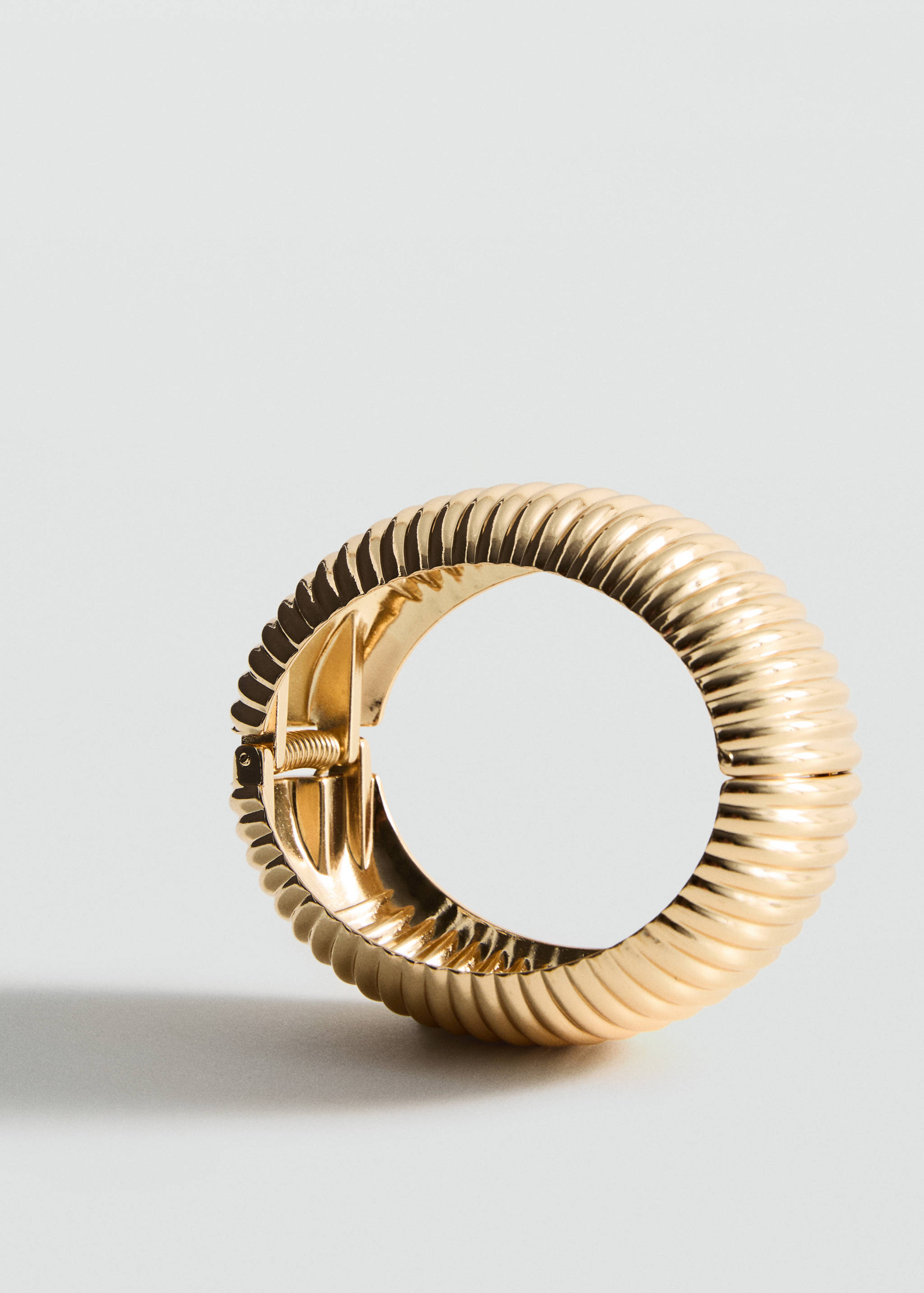 Rigid bracelet with relief - Medium plane