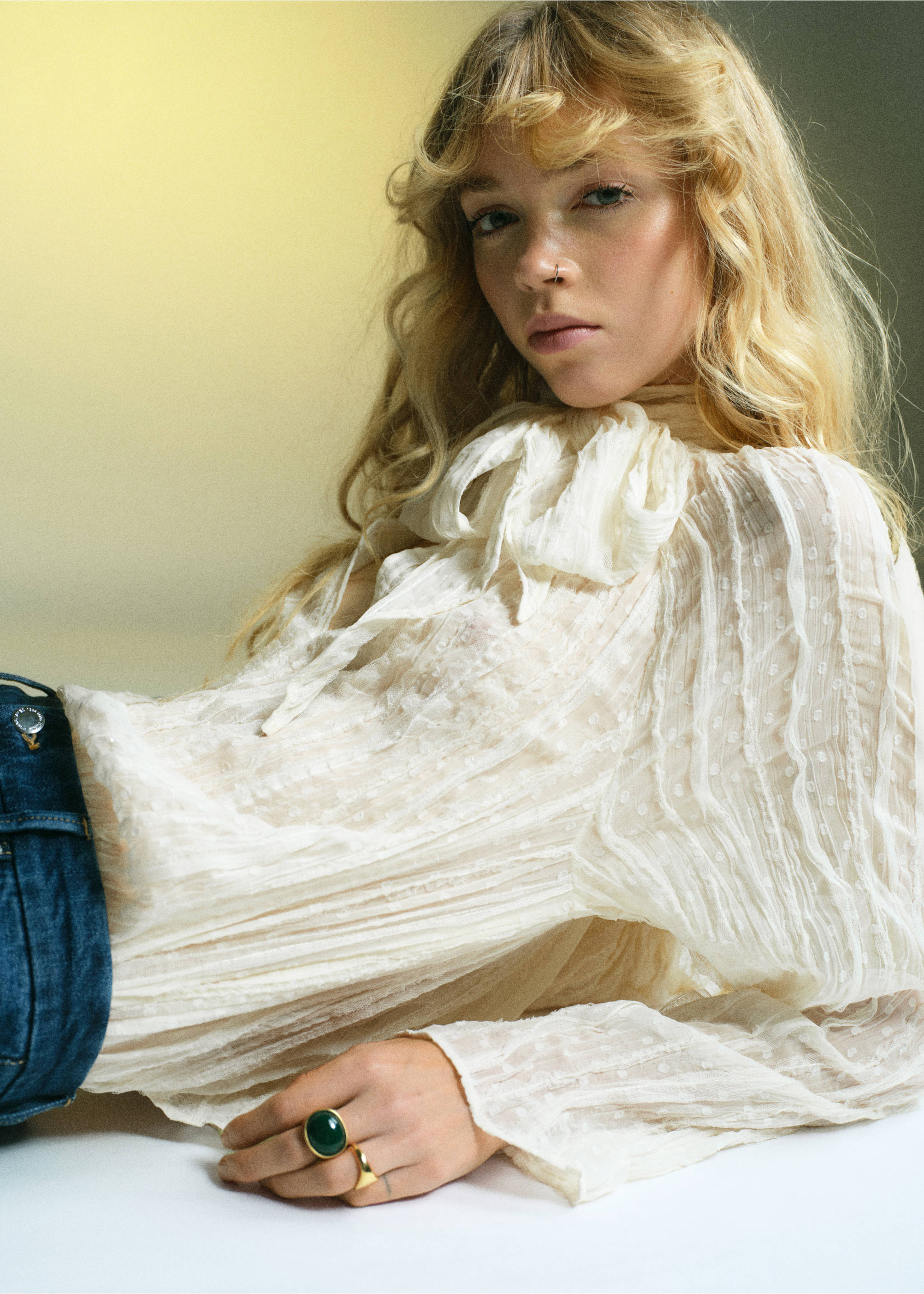 Bow textured blouse - Details of the article 1, Off White. Ref: 17097797-00.