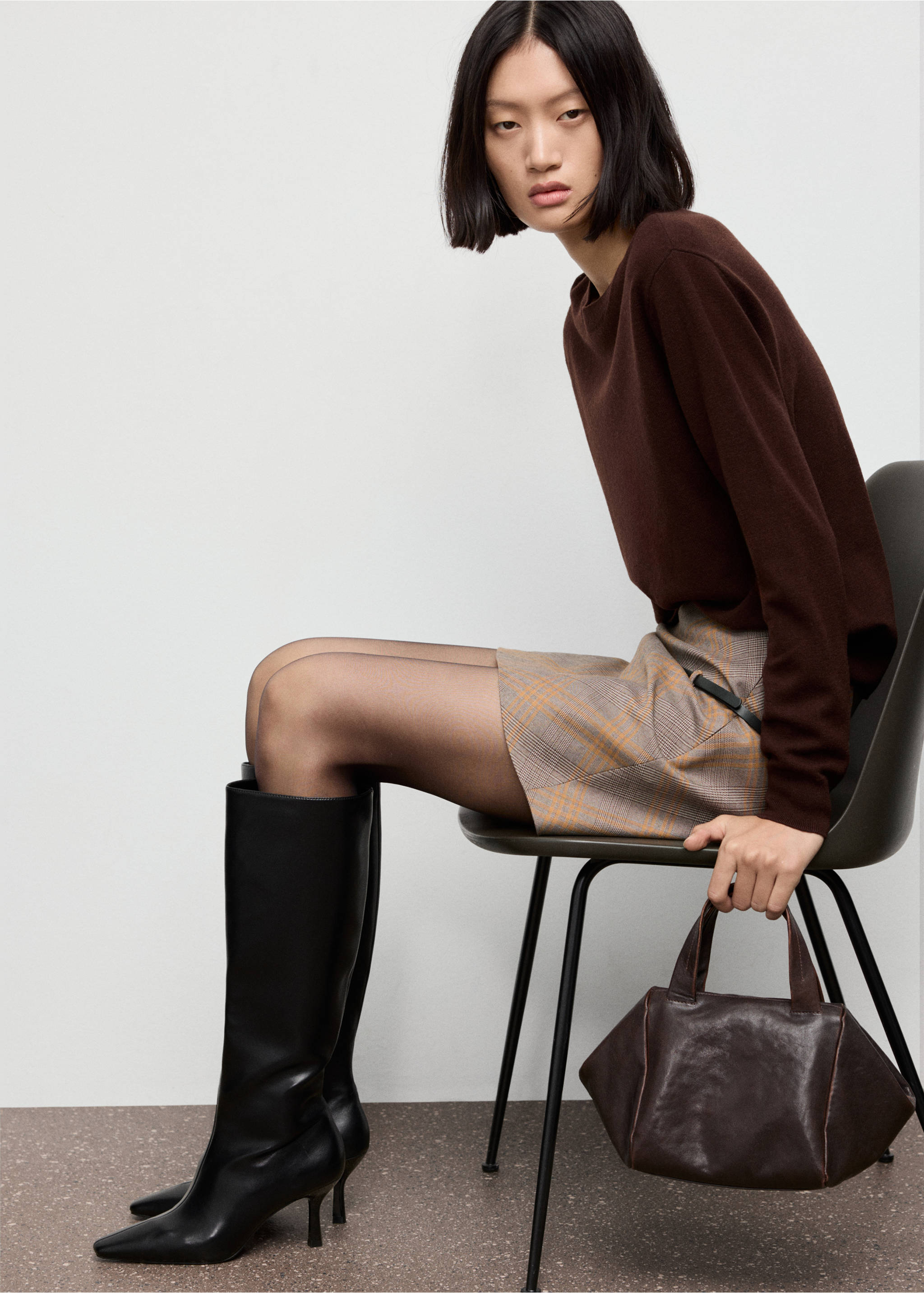 Belt checked skirt - Details of the article 2, Brown. Ref: 17097800-00.