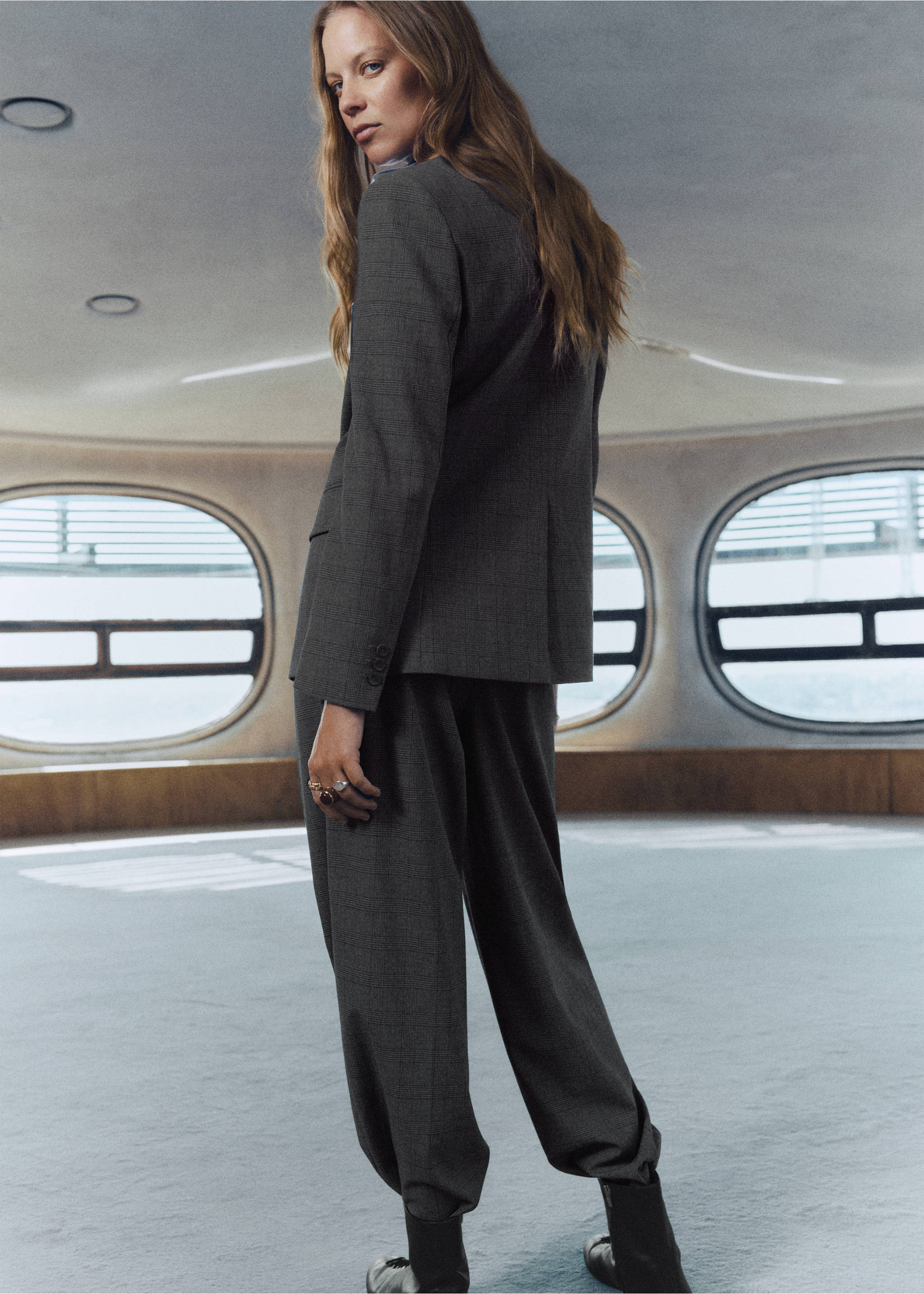 Pleated check-print suit trousers - Reverse of the article, Grey. Ref: 17097802-00.