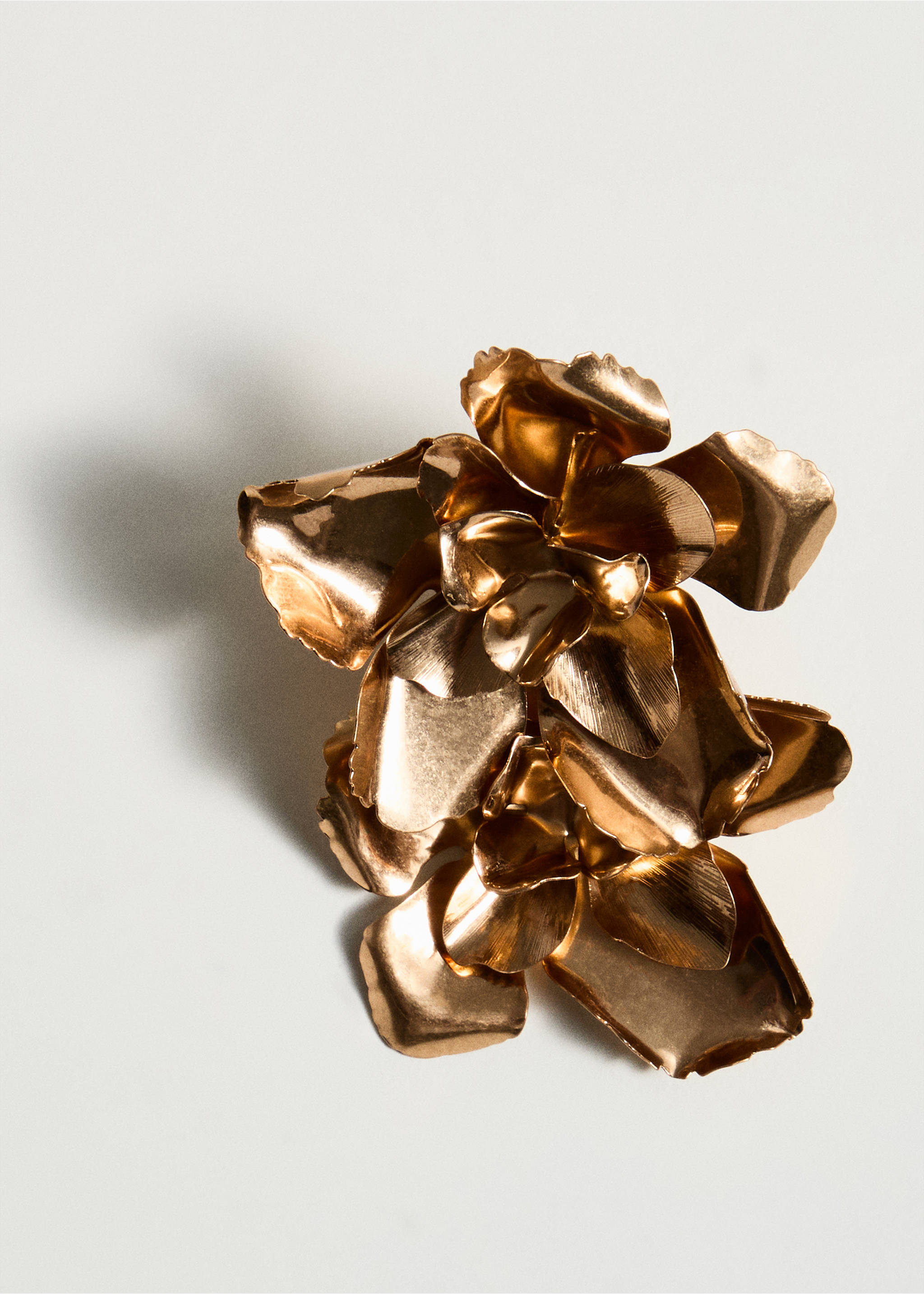 Bloemvormige oorbellen - Detail van het artikel 5, Goud. Ref: 17097809-00.