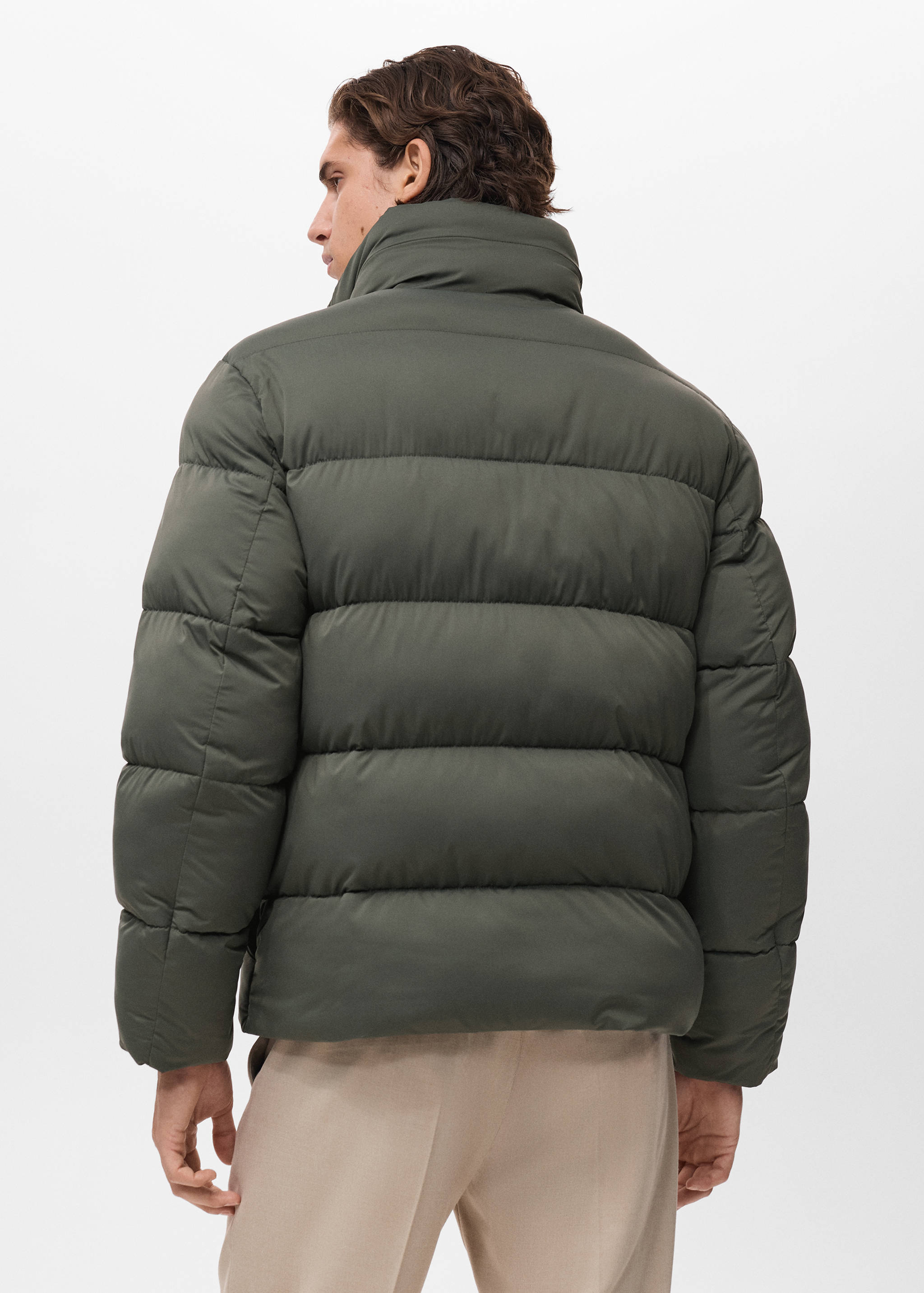Short water-repellent puffer jacket - Reverse of the article