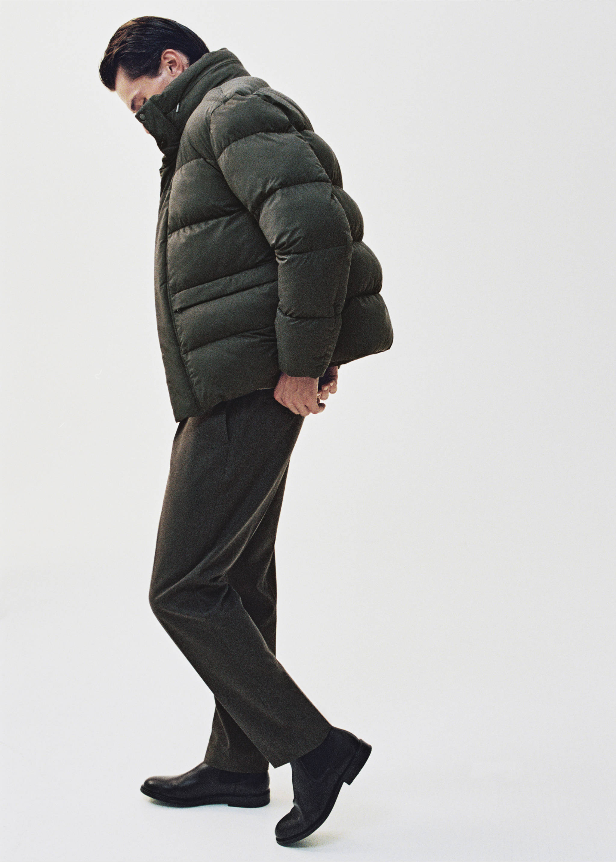 Short water-repellent puffer jacket - Details of the article 3, Dark Green. Ref: 17097883-00.