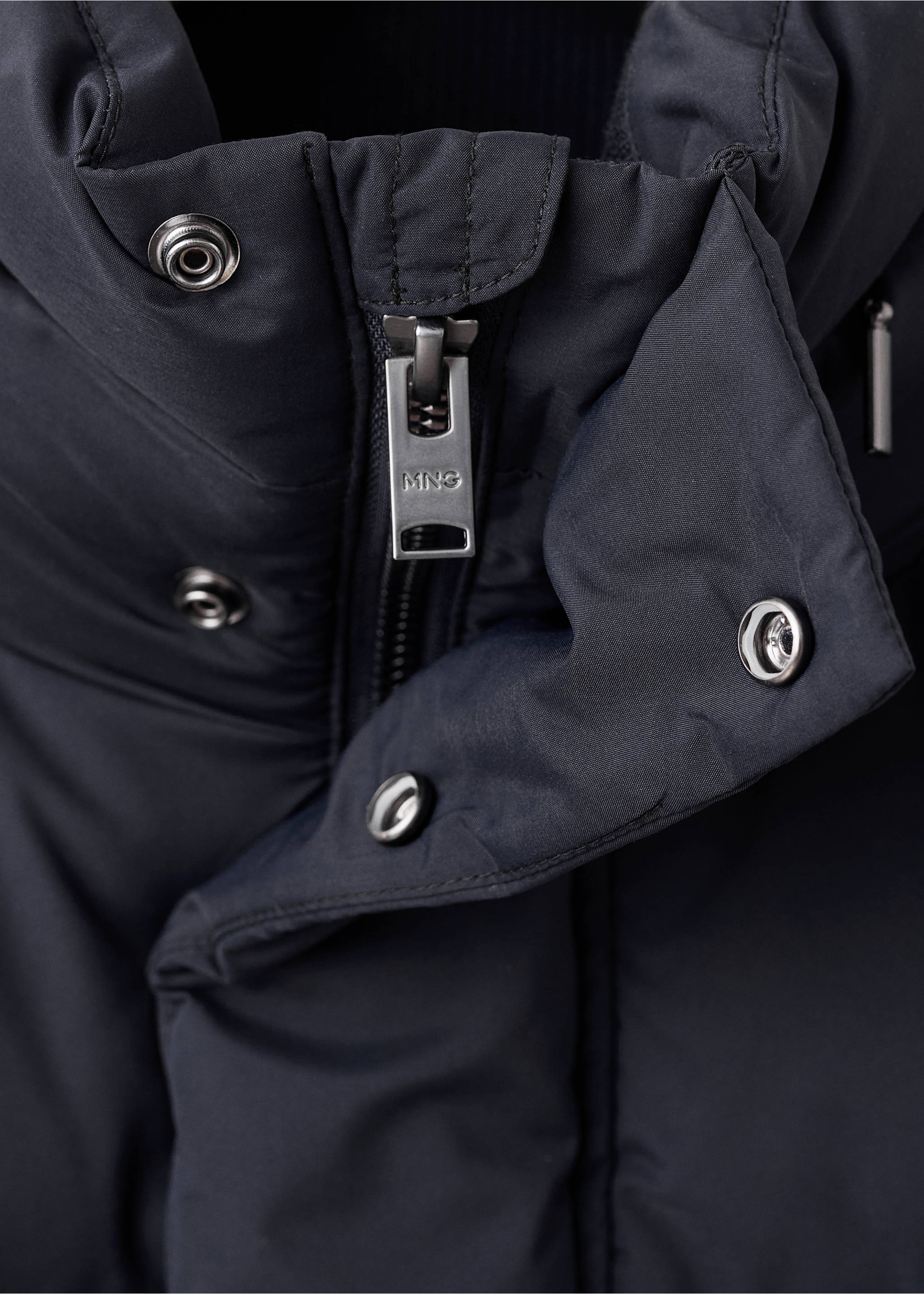 Short water-repellent puffer jacket - Details of the article 8, Navy. Ref: 17097883-00.