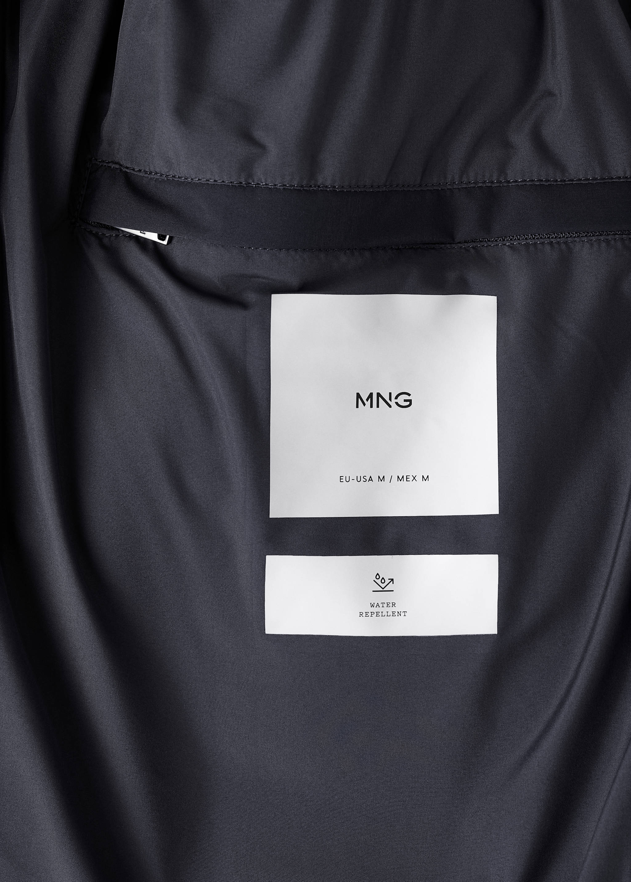 Short water-repellent puffer jacket - Details of the article 0