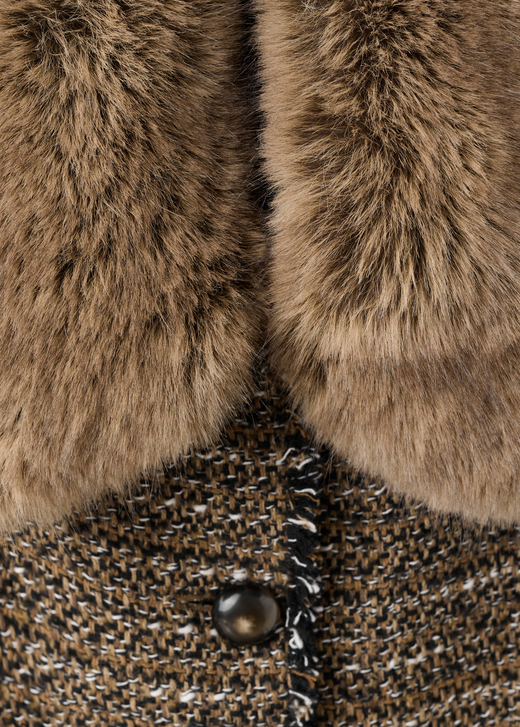 Tweedjacke mit Fellkragen - Detail des Artikels 8