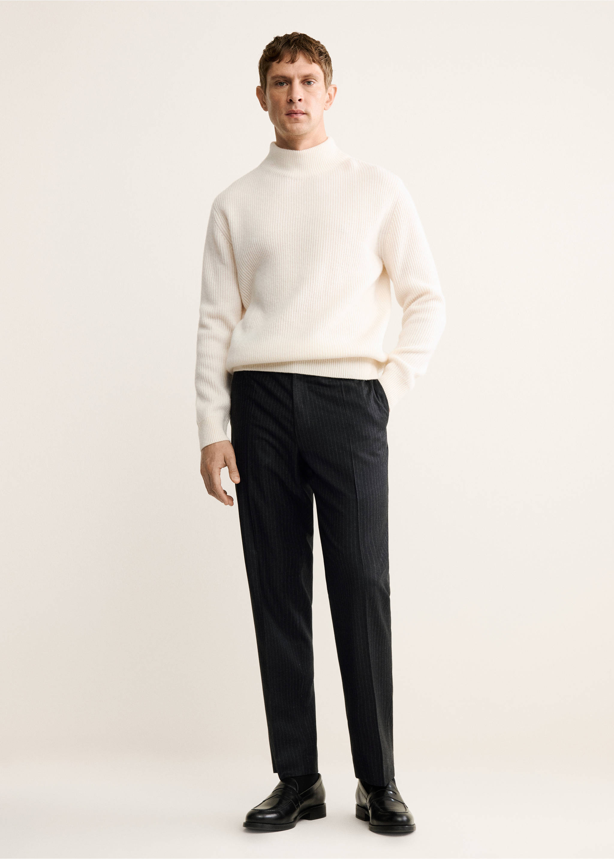 100% virgin wool regular-fit pinstripe trousers - General plane, Dark Heather Grey. Ref: 17098265-00.