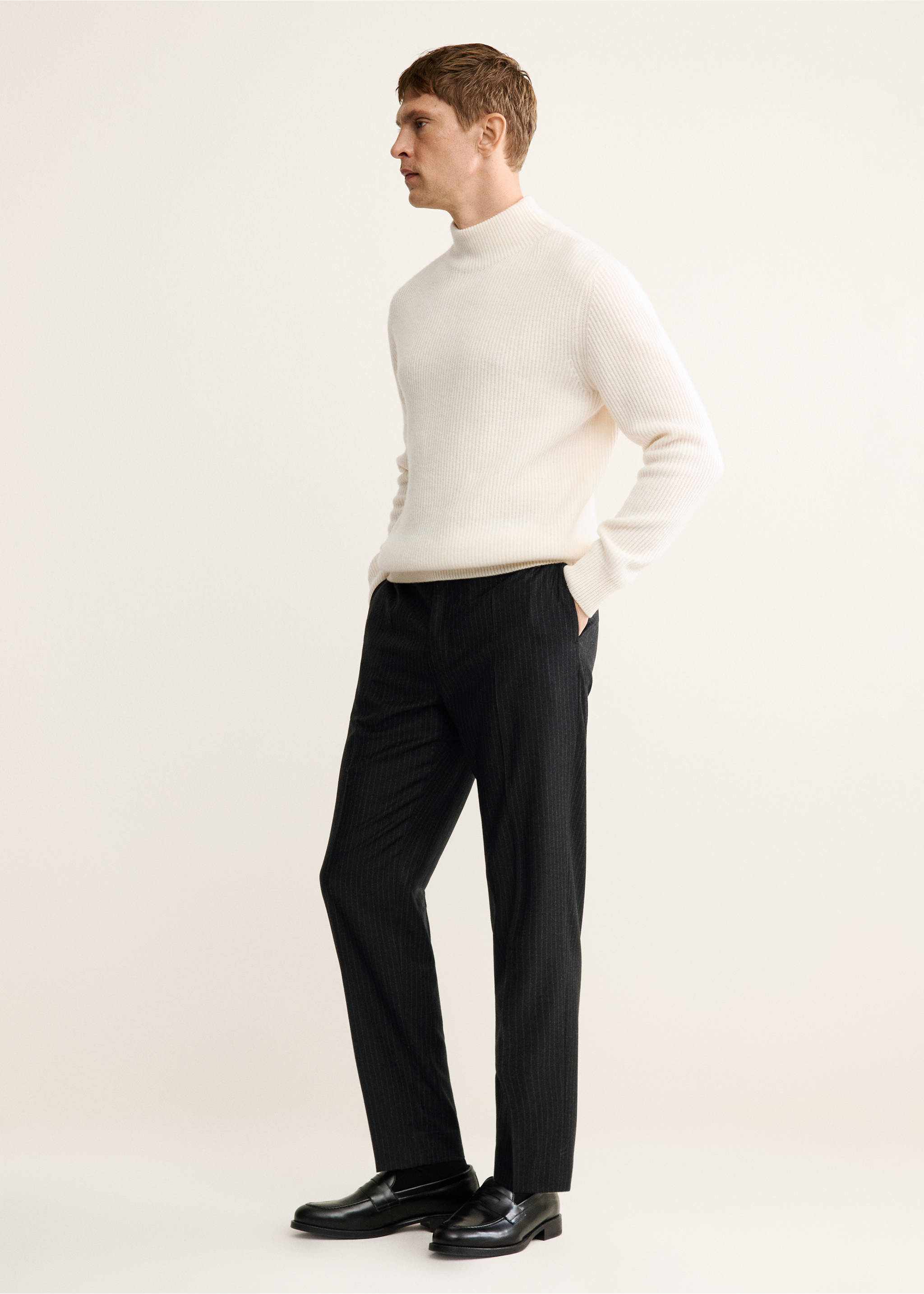 100% virgin wool regular-fit pinstripe trousers - Details of the article 2, Dark Heather Grey. Ref: 17098265-00.