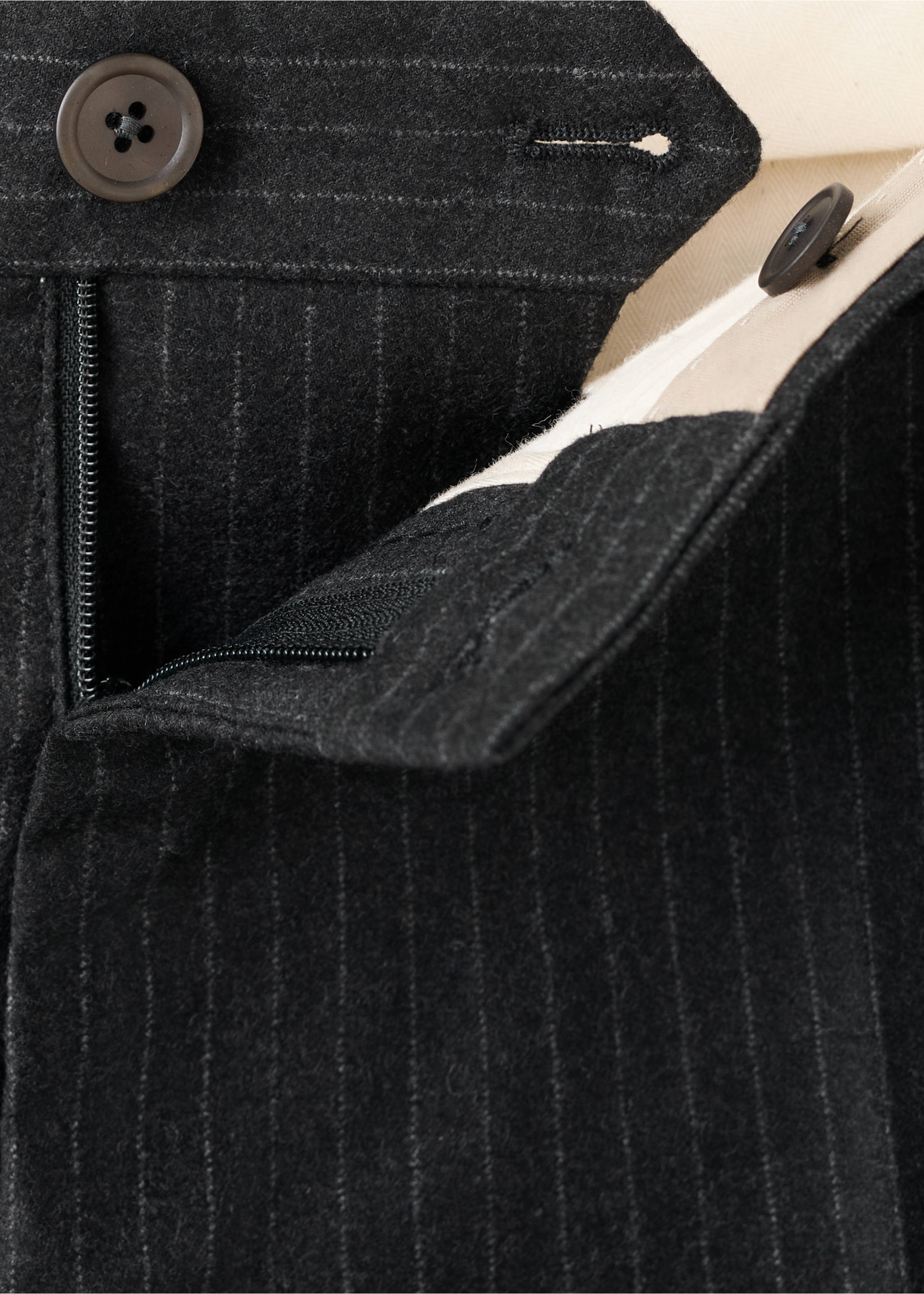 100% virgin wool regular-fit pinstripe trousers - Details of the article 8, Dark Heather Grey. Ref: 17098265-00.