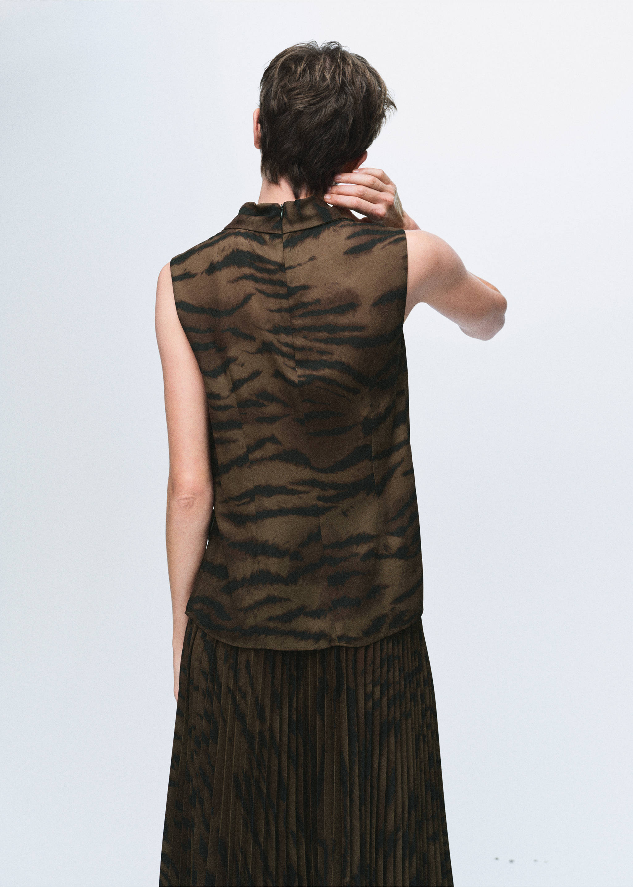 Animal-print blouse with draped collar - Reverse of the article, Brown. Ref: 17098290-00.