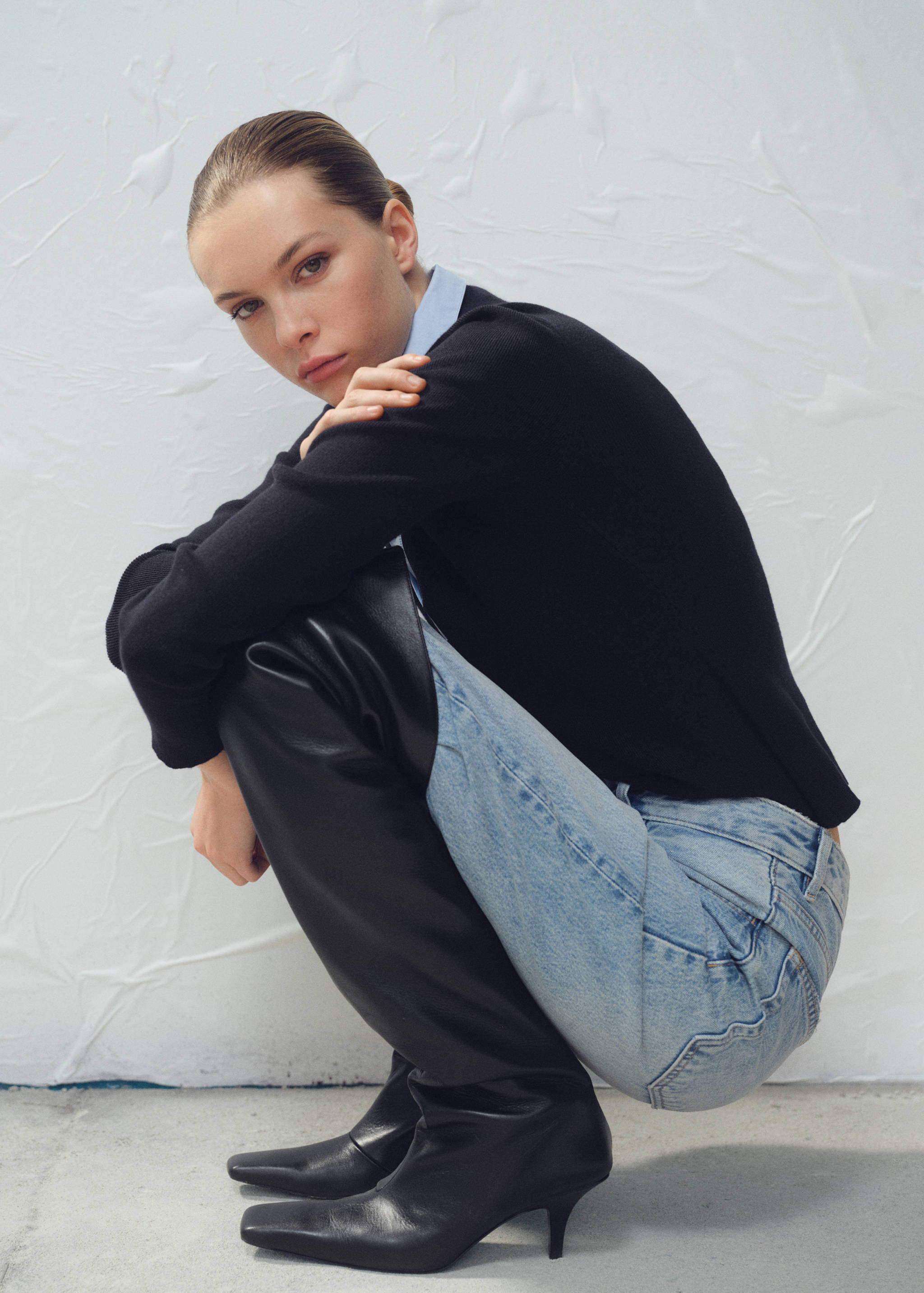 Tall leather boots - Reverse of the article