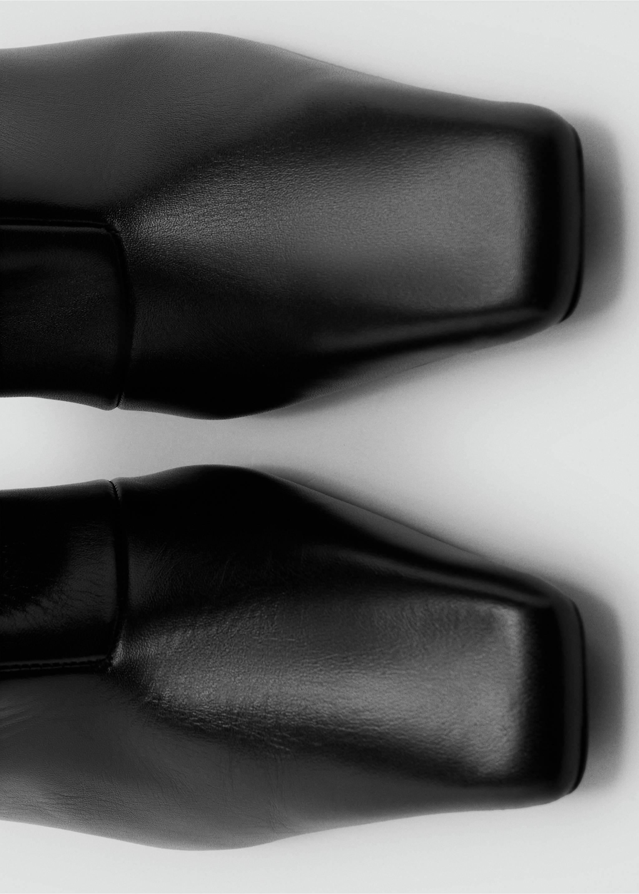 Tall leather boots - Details of the article 2, Black. Ref: 17098292-00.