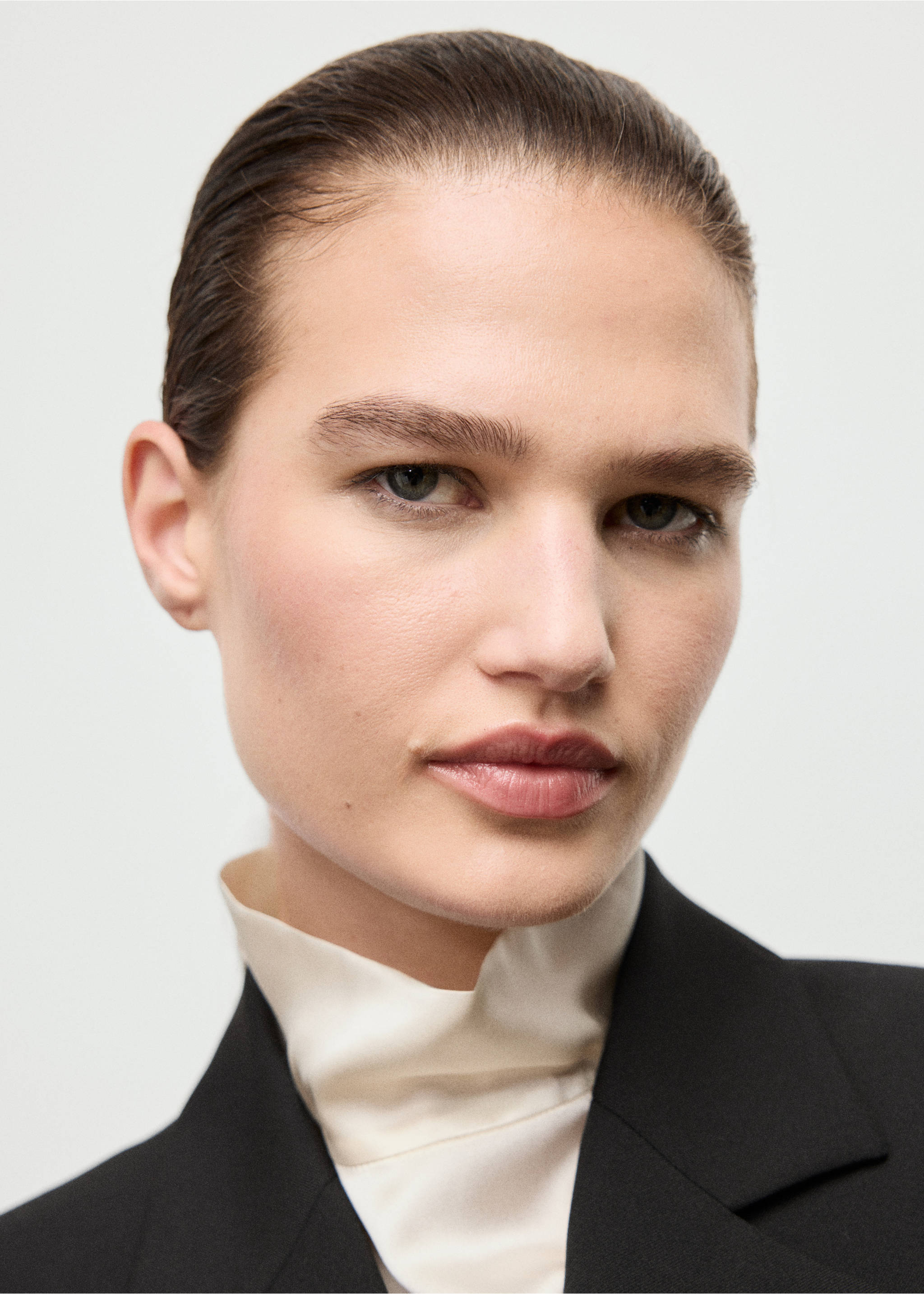 Crop suit blazer - Details of the article 1, Black. Ref: 17099212-00.