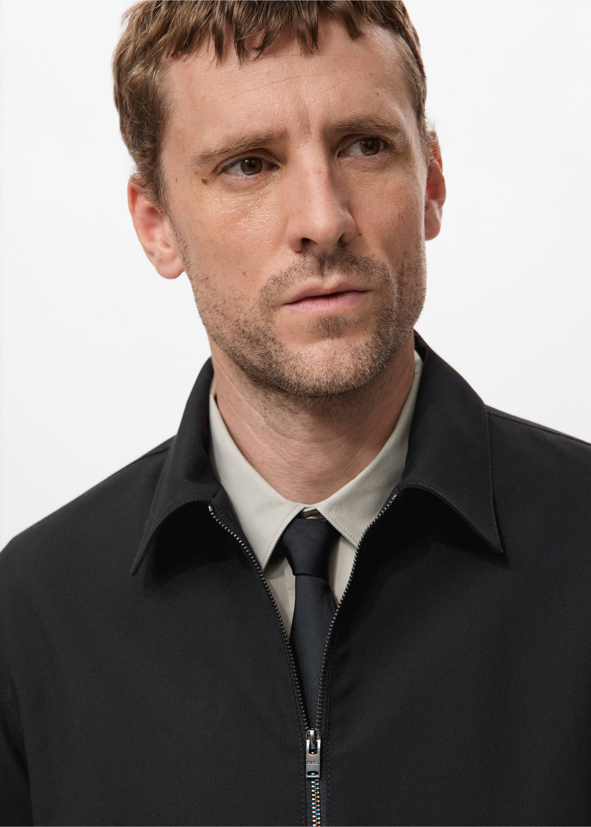 Straight-fit jacket with pockets - Details of the article 1, Black. Ref: 17099604-00.