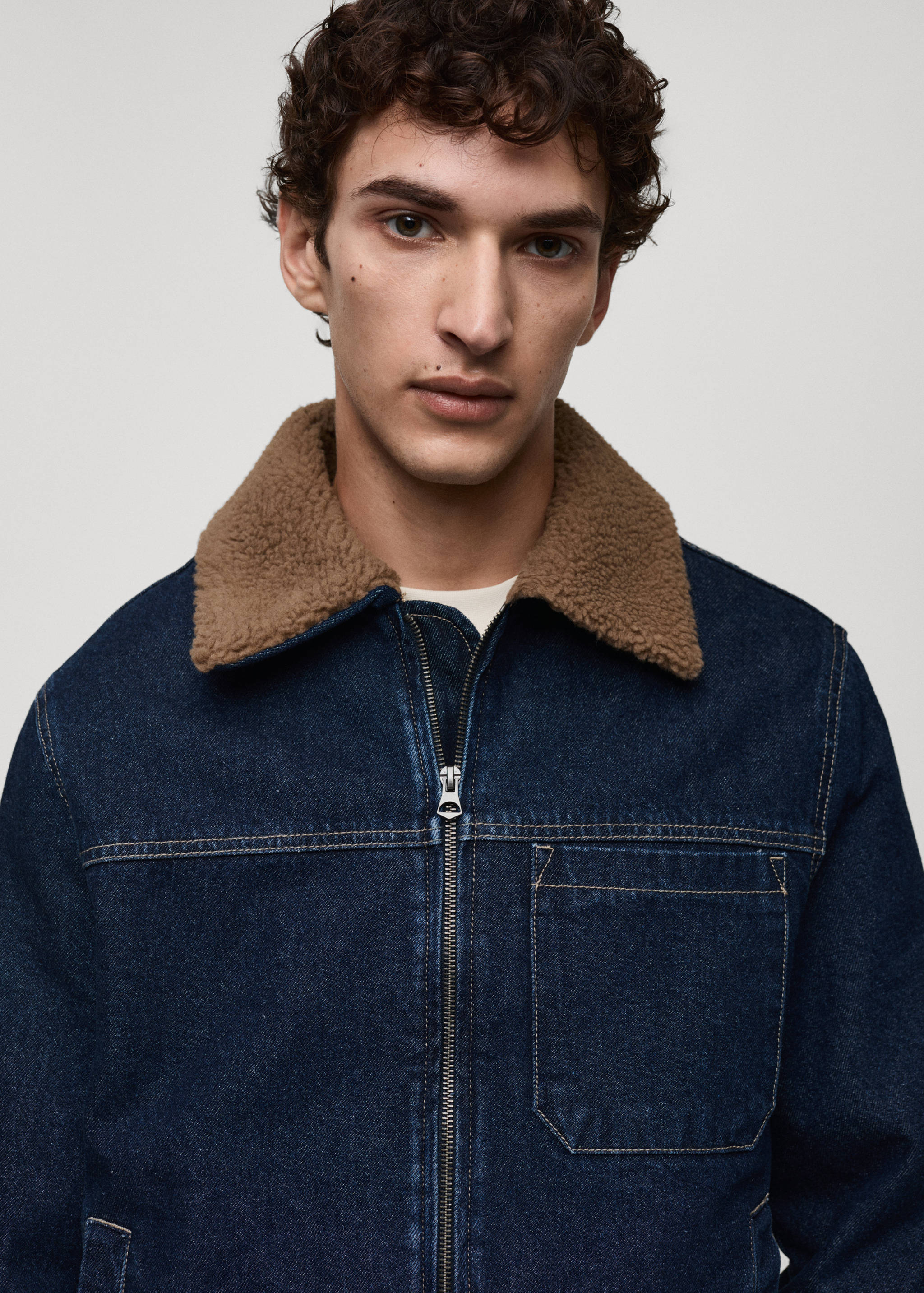 Denim jacket with shearling lining - Details of the article 1