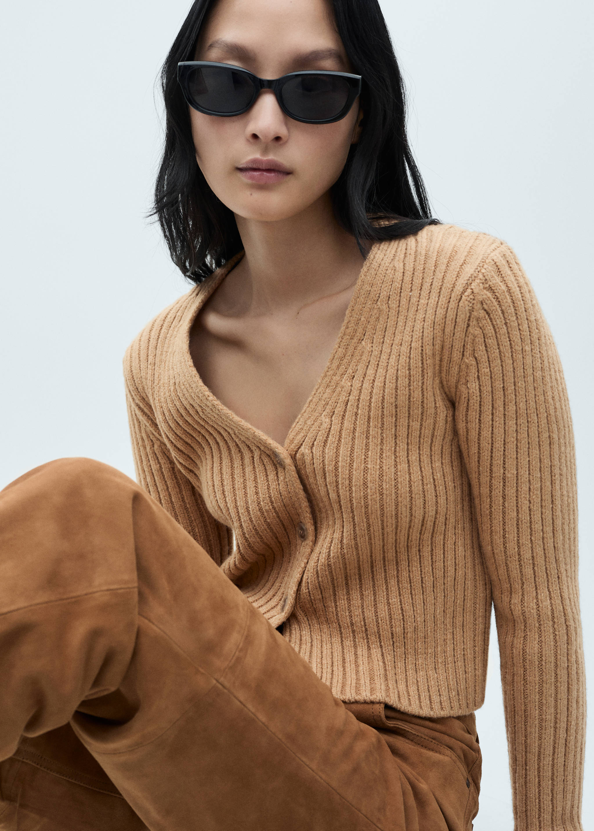 V-neck ribbed cardigan - Details of the article 1