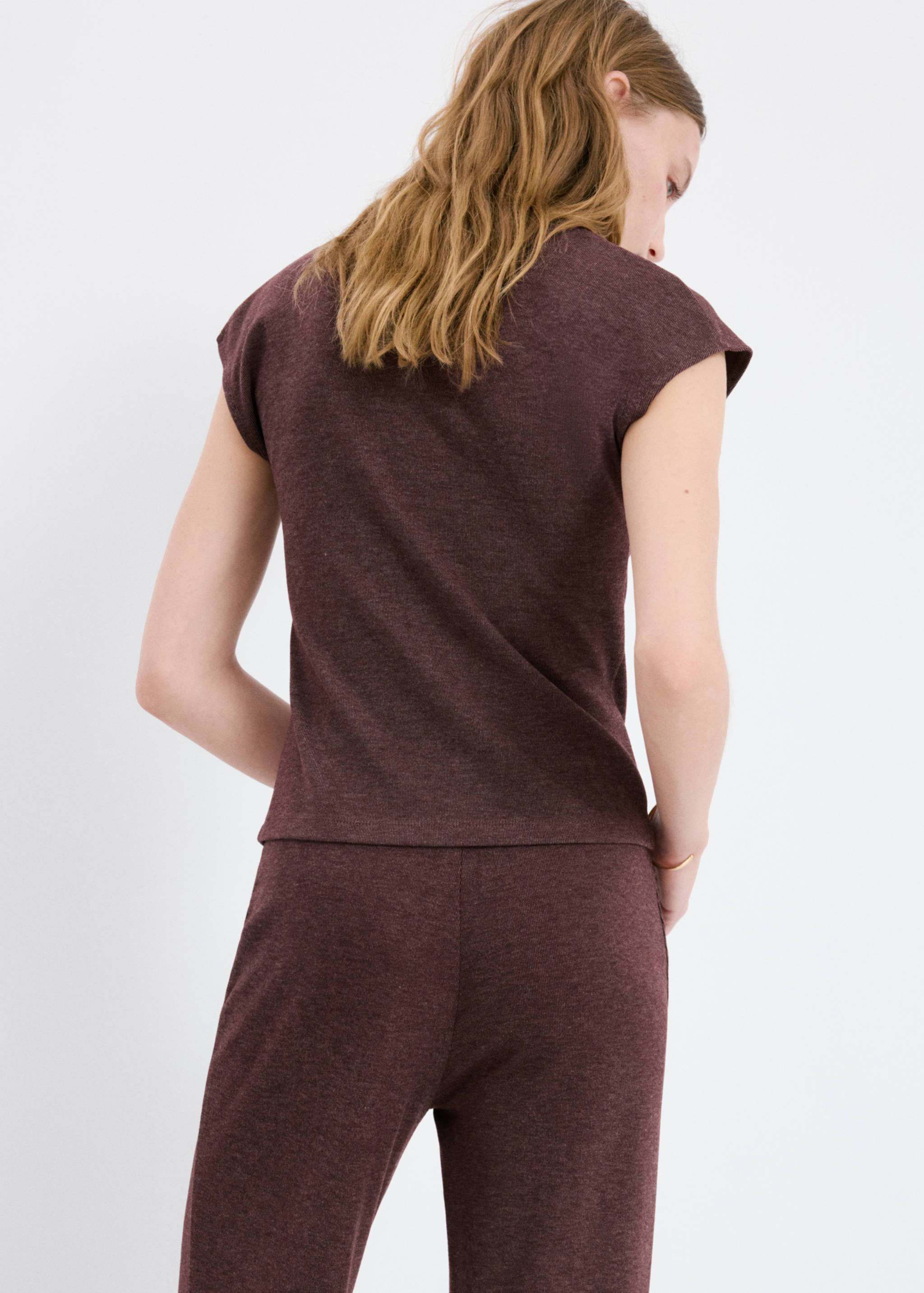 High collar T-shirt - Reverse of the article